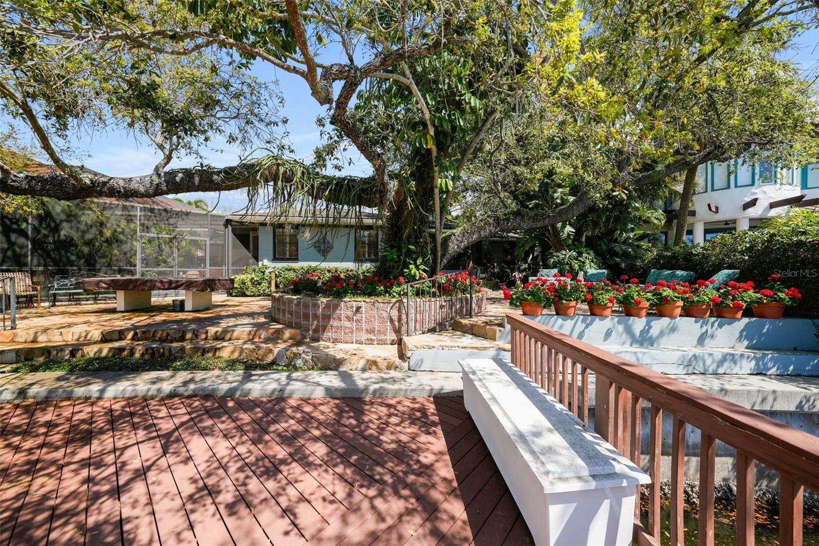 DAVIS ISLANDS PB10 PG52 TO 57 - Residential