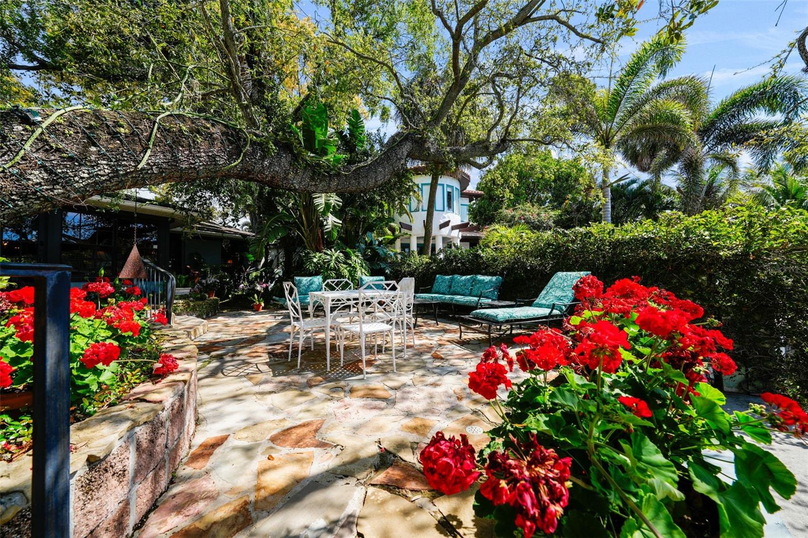 DAVIS ISLANDS PB10 PG52 TO 57 - Residential