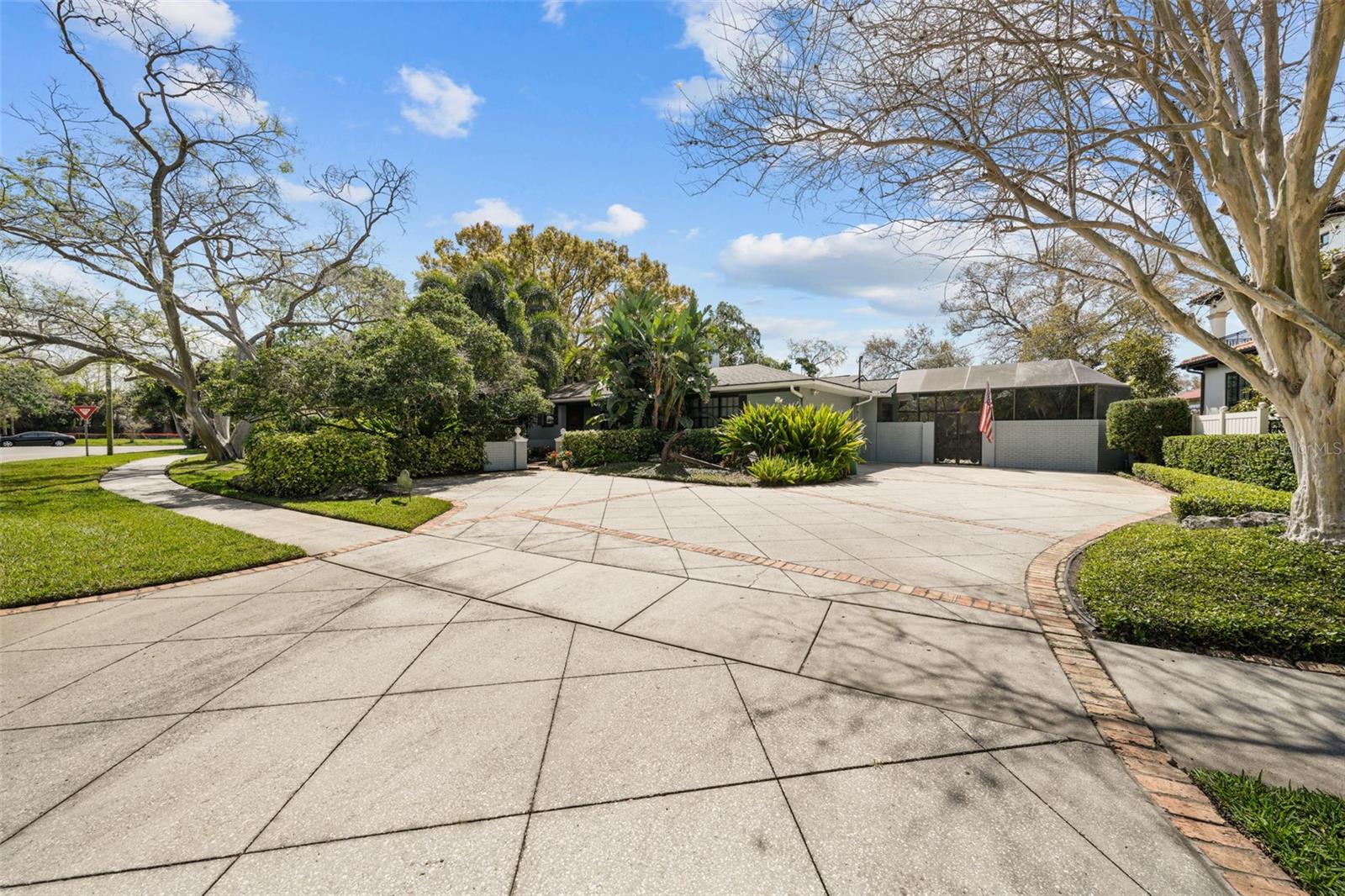 DAVIS ISLANDS PB10 PG52 TO 57 - Residential