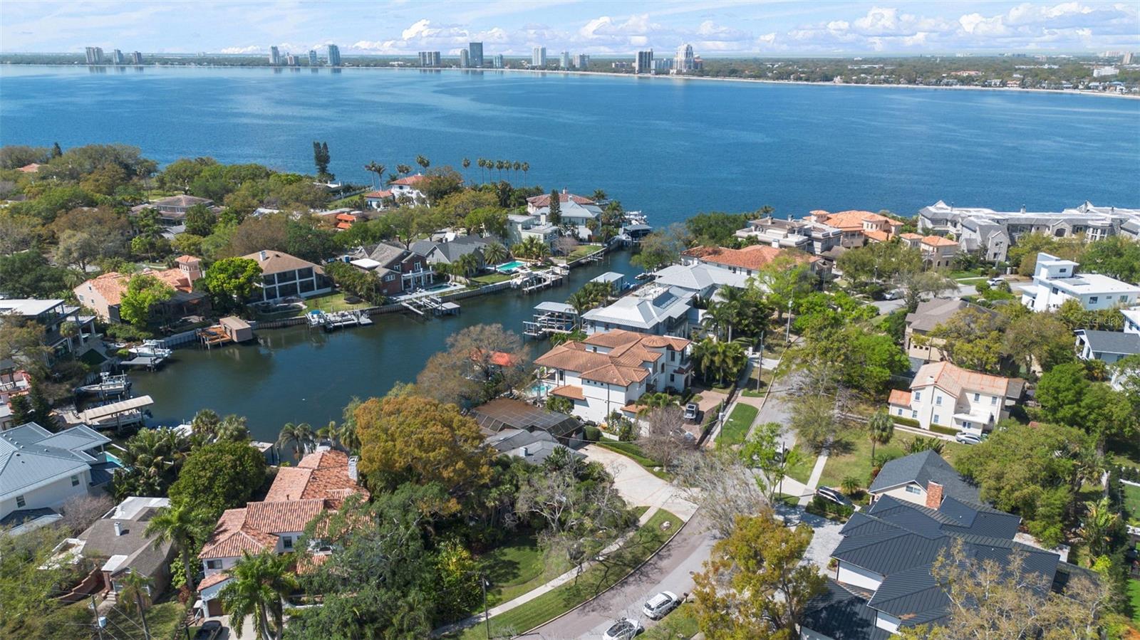 DAVIS ISLANDS PB10 PG52 TO 57 - Residential