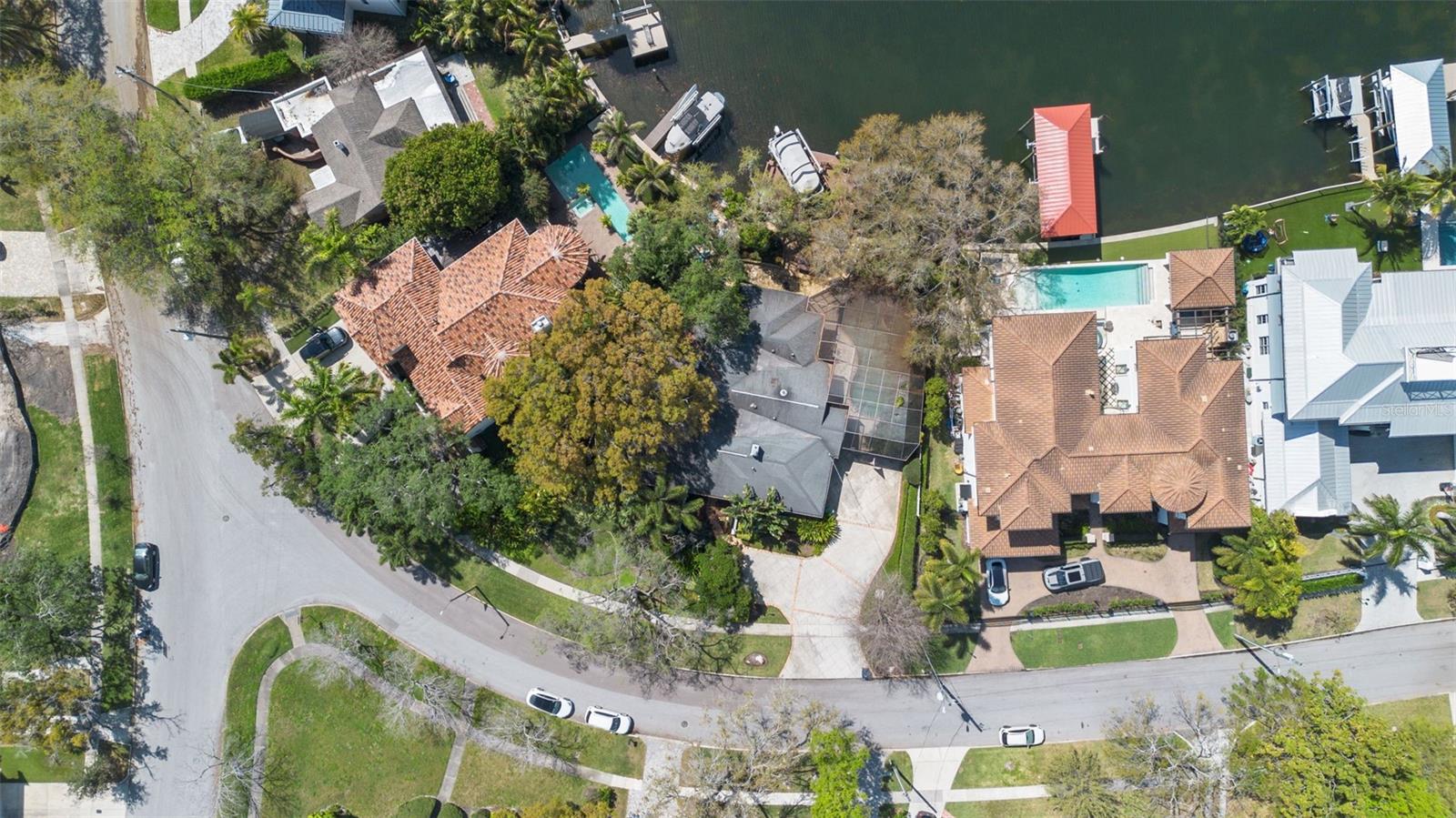 DAVIS ISLANDS PB10 PG52 TO 57 - Residential