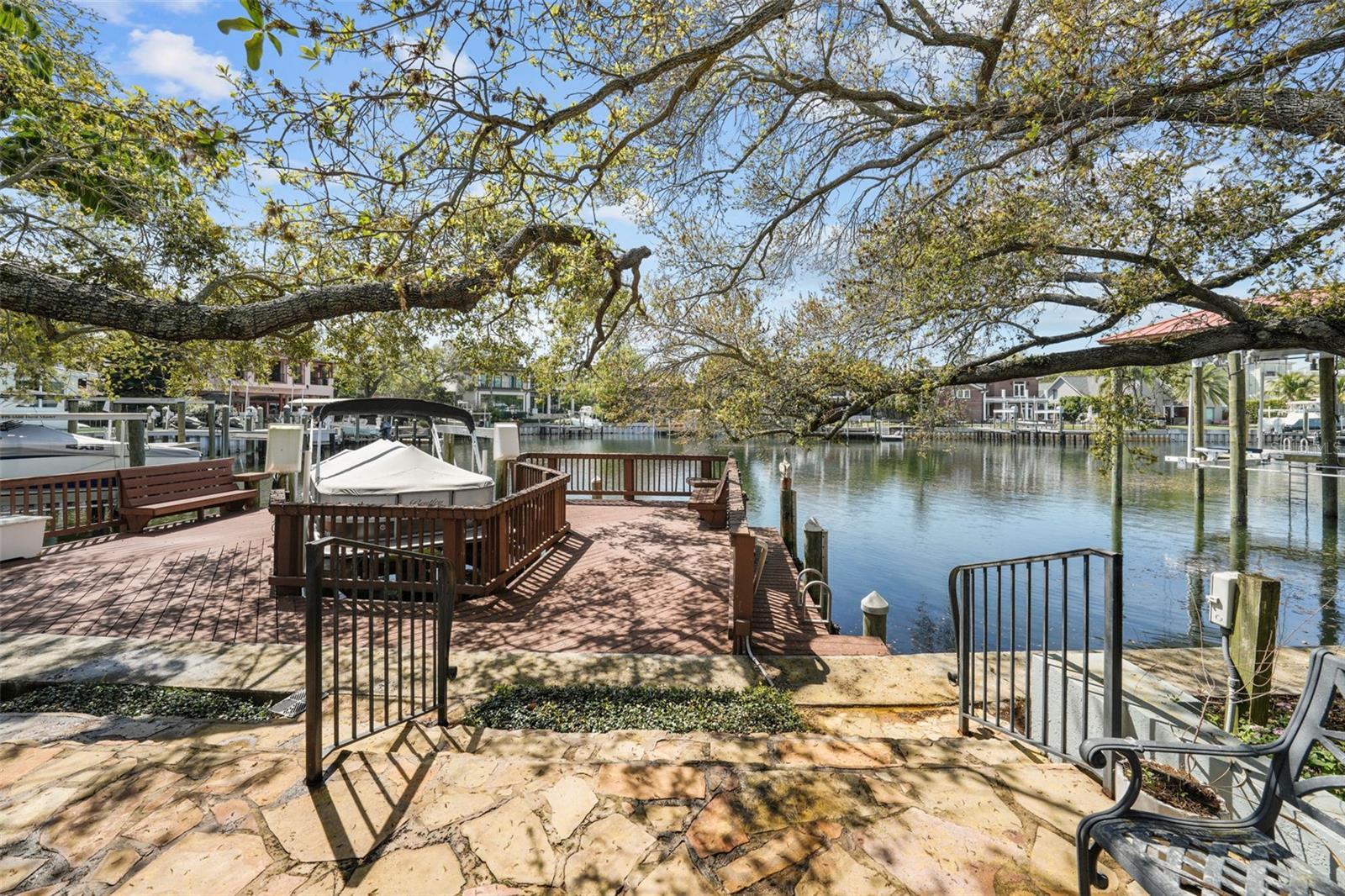 DAVIS ISLANDS PB10 PG52 TO 57 - Residential