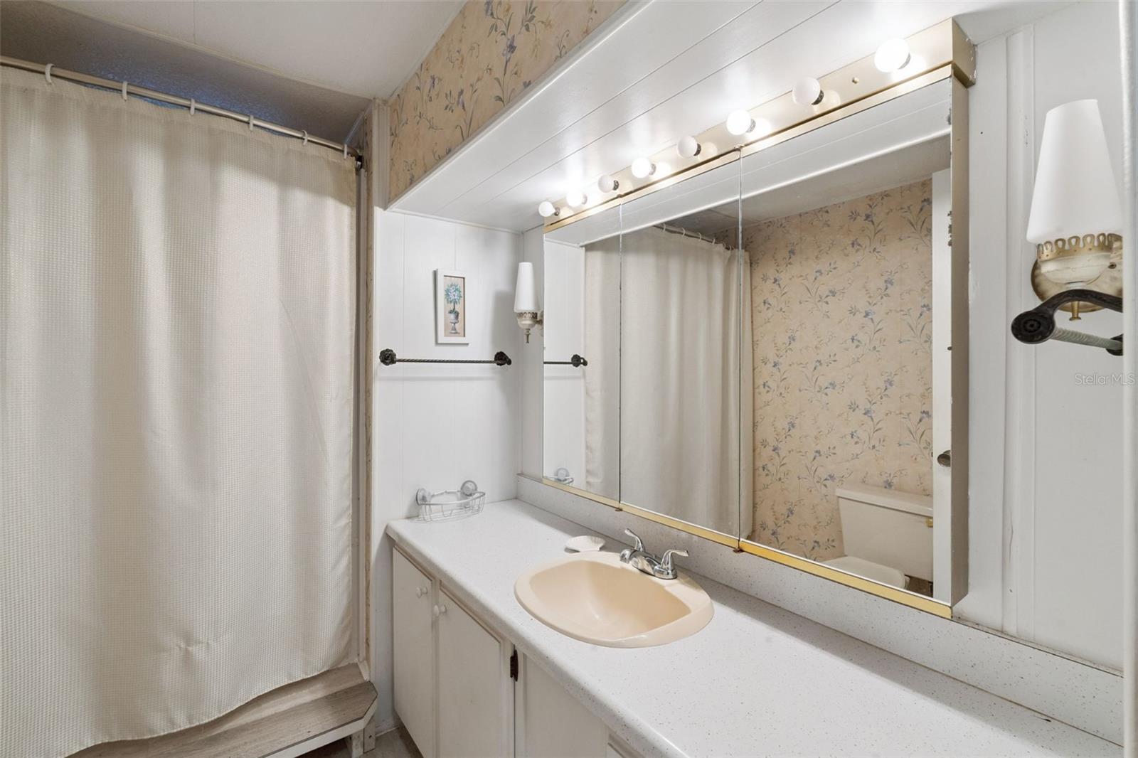 EUSTIS COUNTRY CLUB MANOR MHP UNIT 02A - Residential