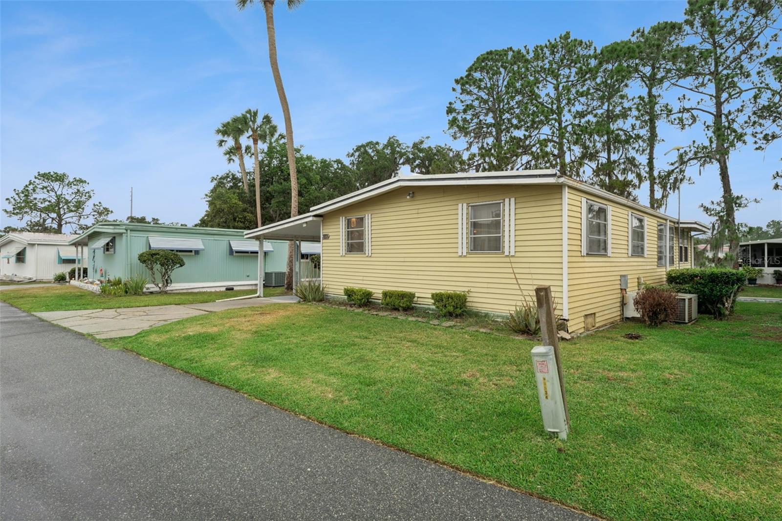 EUSTIS COUNTRY CLUB MANOR MHP UNIT 02A - Residential