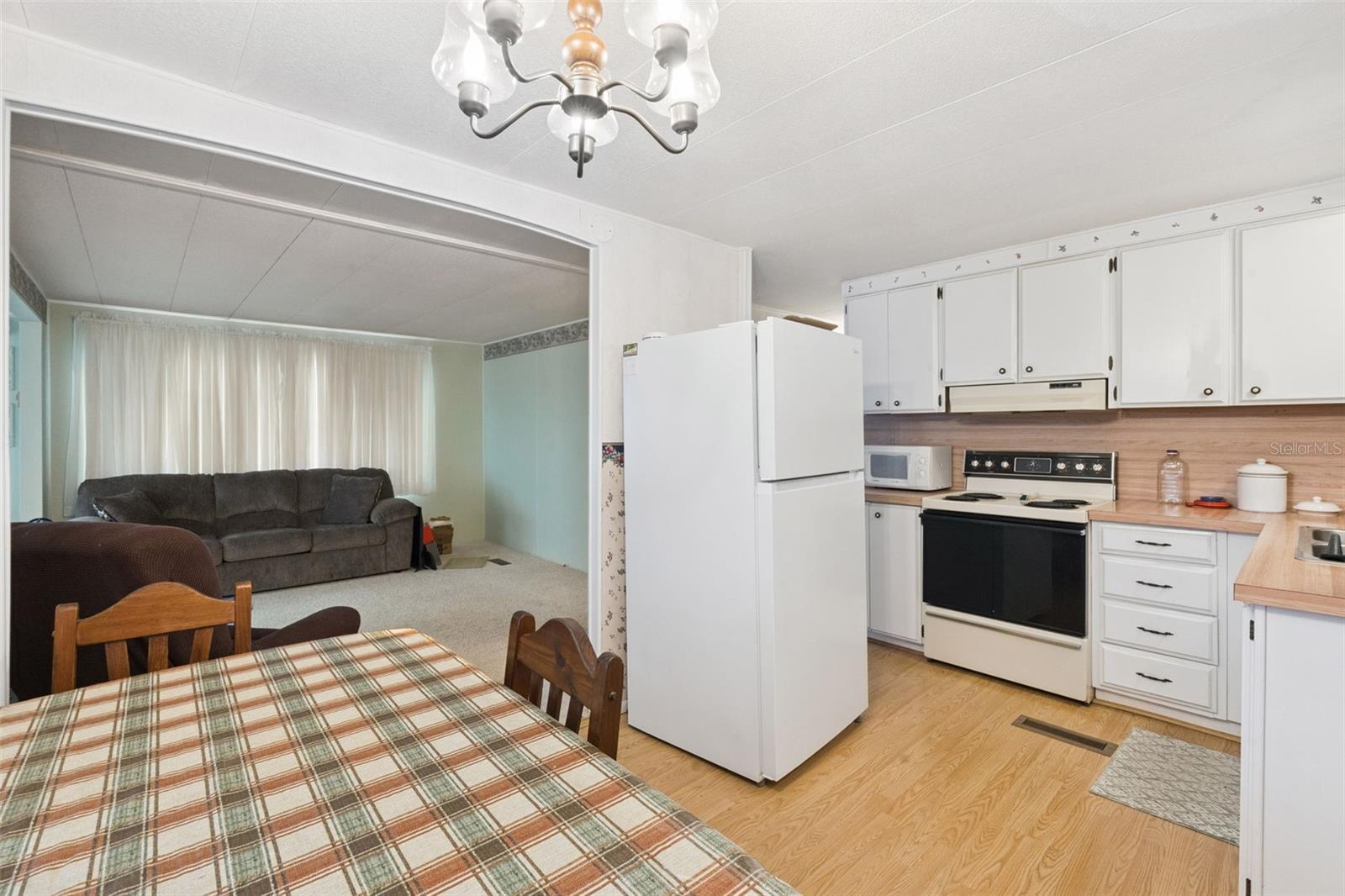 EUSTIS COUNTRY CLUB MANOR MHP UNIT 02A - Residential