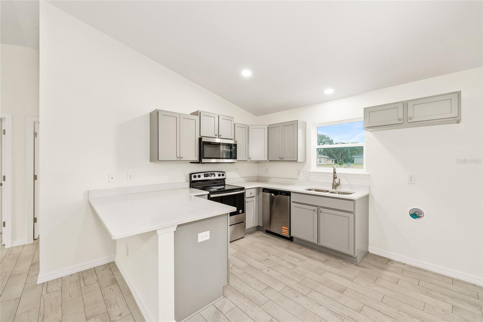 SILVER SPGS SHORES UN 18 - Residential