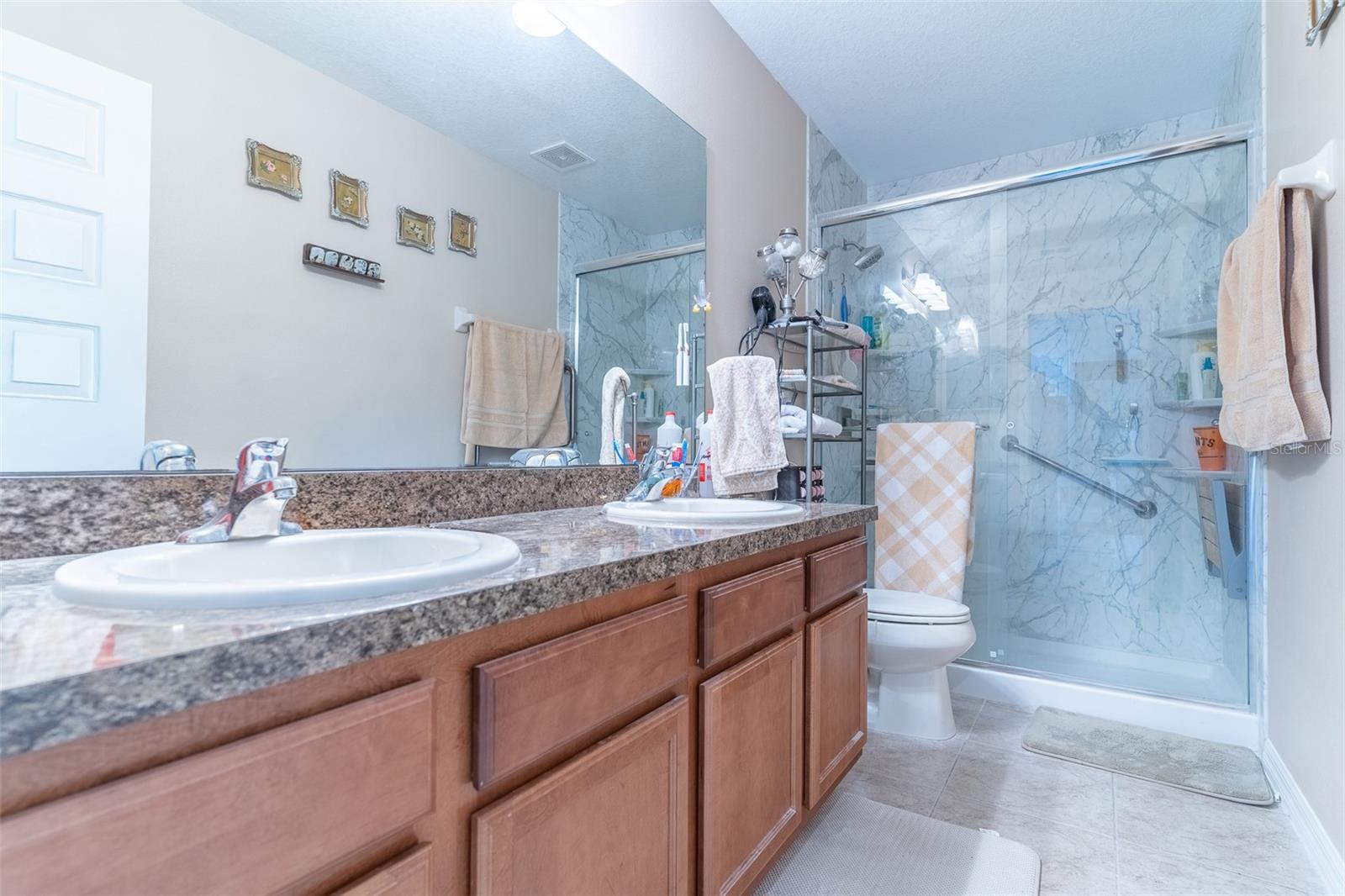 SHINGLE CREEK RESERVE AT THE OAKS PH 3 & 4 - Residential