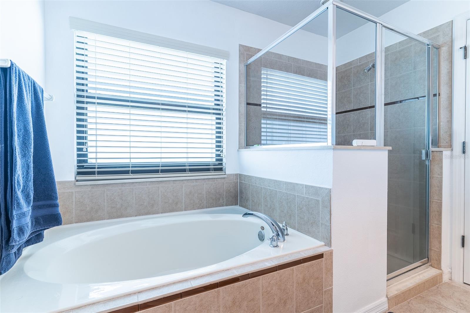 SHINGLE CREEK RESERVE AT THE OAKS PH 3 & 4 - Residential