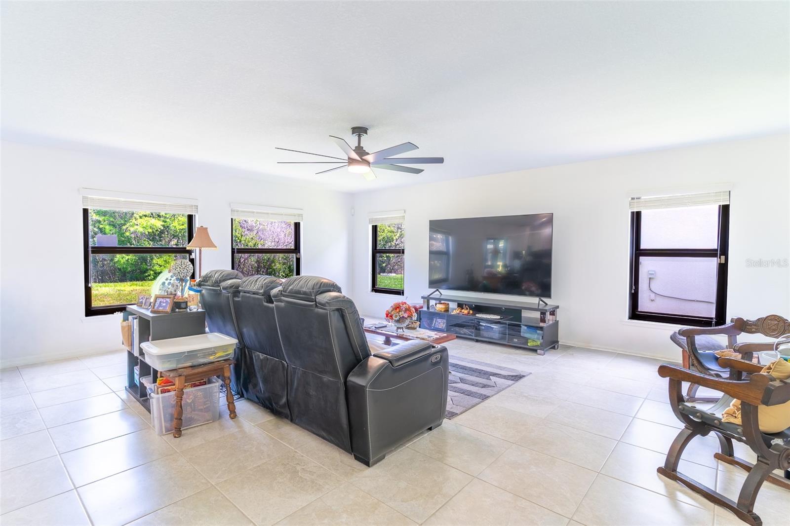 SHINGLE CREEK RESERVE AT THE OAKS PH 3 & 4 - Residential
