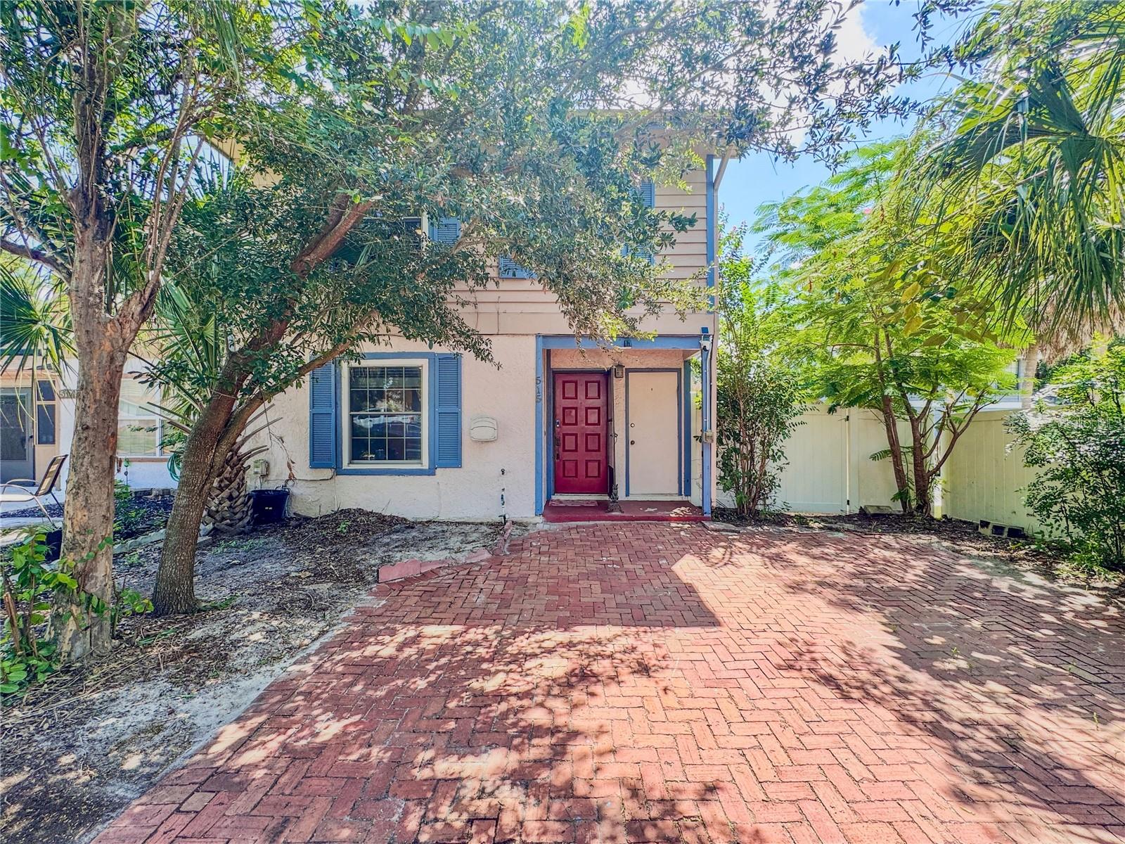 Updated 3bed/2bath, move in ready, corner townhouse in Oakland Village! Features include modern kitchen with stone counter tops new Smart stove (2024), stainless steel appliances, vinyl flooring and Smart lock on front door. Major updates: new roof 2019, upgraded plumbing 2019, HVAC 2024 with Smart thermostat, hot water heater 2023, vinyl fence 2022, 240 outlet for electric car charging. Open living, private patio with custom made benches for entertaining, in unit laundry. Low $55/month HOA. Prime Altamonte Springs location near Altamonte Mall, Cranes Roost Park, dining, and major highways with easy Sun Rail access. Great for first time buyers or investors.