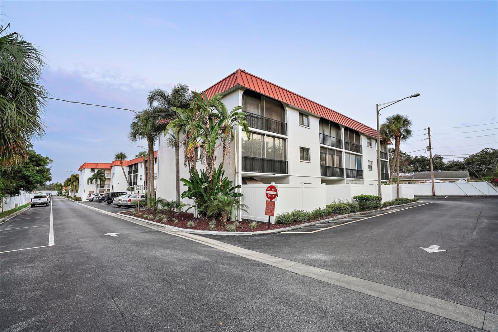 Welcome to this beautifully renovated 2 bedroom, 2 bathroom condo, fully furnished and equipped for your comfort and convenience. This stunning home is move-in ready and designed with style and function in mind. The rental price is based on a yearly lease; for shorter-term options, please contact the listing agent for details.
The community features a sparkling pool and offers an unbeatable location—just 2 minutes from Seminole City Center with its shopping, dining, and entertainment, 10 minutes from the pristine Gulf beaches, and only 30 minutes to Tampa International Airport. Perfect for anyone looking for a modern, turn-key rental in a prime location!