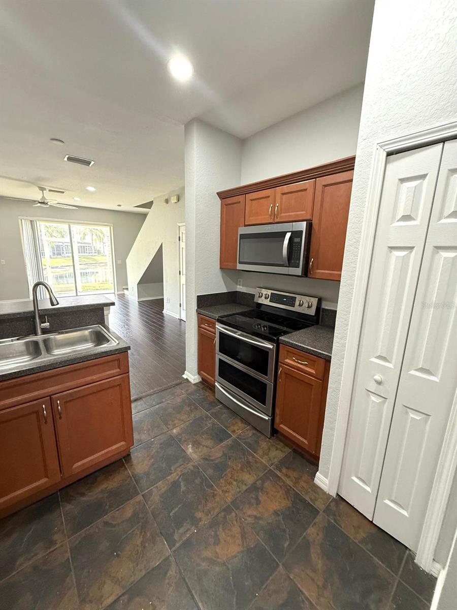 RIVERCREST TWNHMS WEST PHAS - Residential