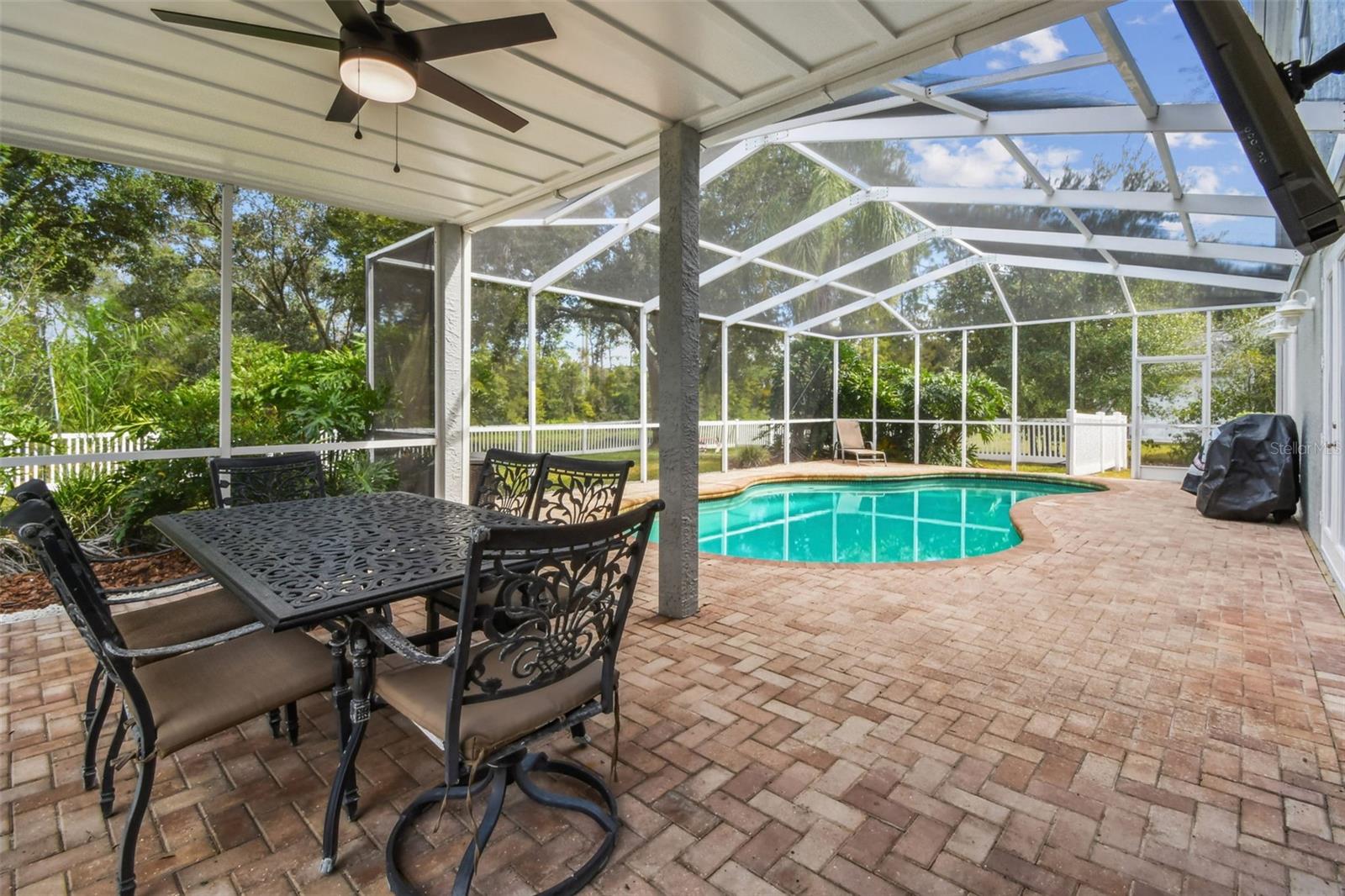 TAMPA PALMS - Residential