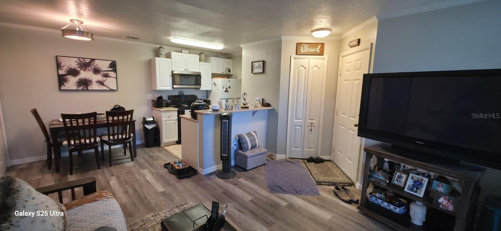 2569 GRASSY POINT DRIVE 113