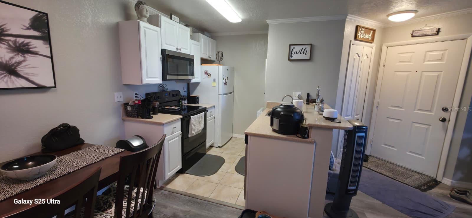 2569 GRASSY POINT DRIVE 113