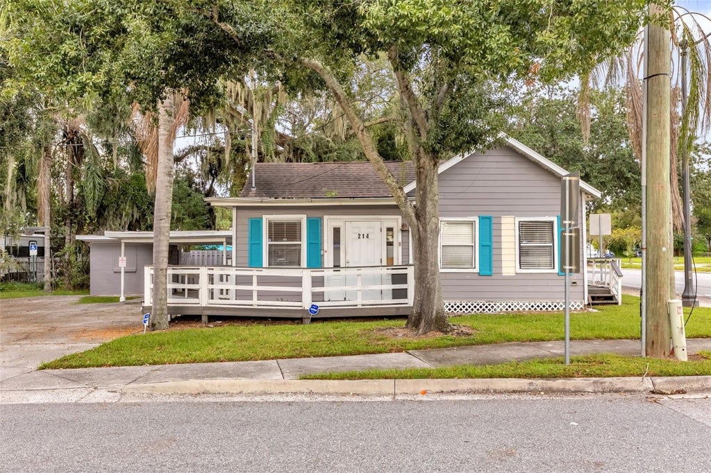 Photo of 214 E Oak Street, Kissimmee, FL 34744 (MLS # O6450414)