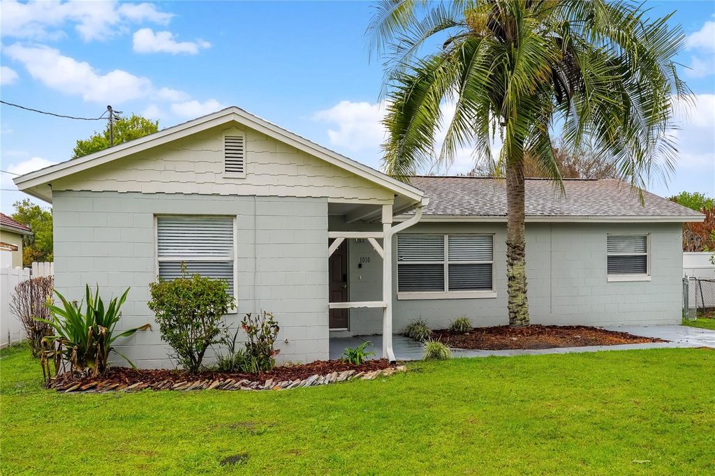 Photo of 1010 N Lavon Avenue, Kissimmee, FL 34741 (MLS # O6376727)