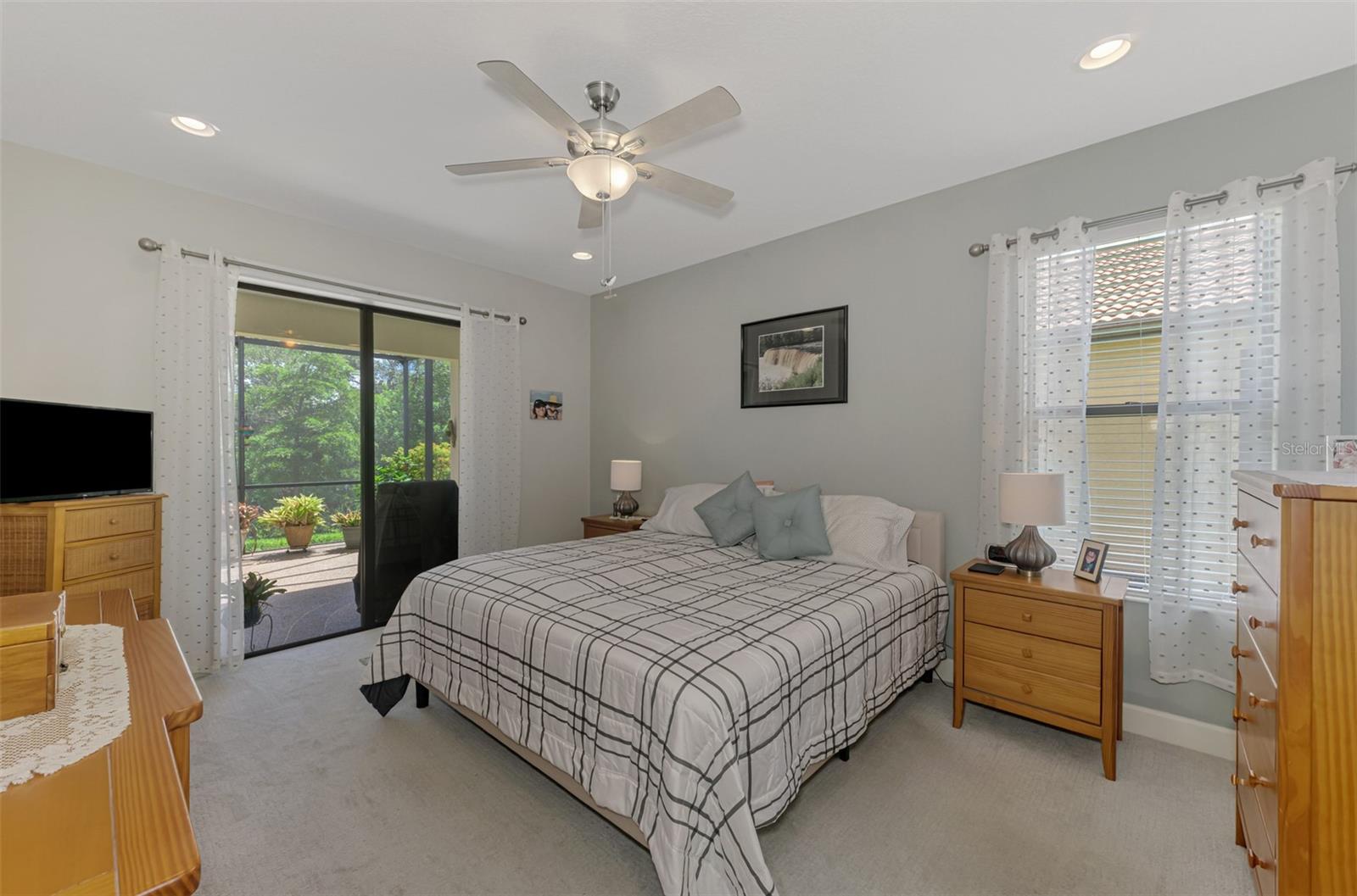 VENETIAN FALLS PH 2 - Residential