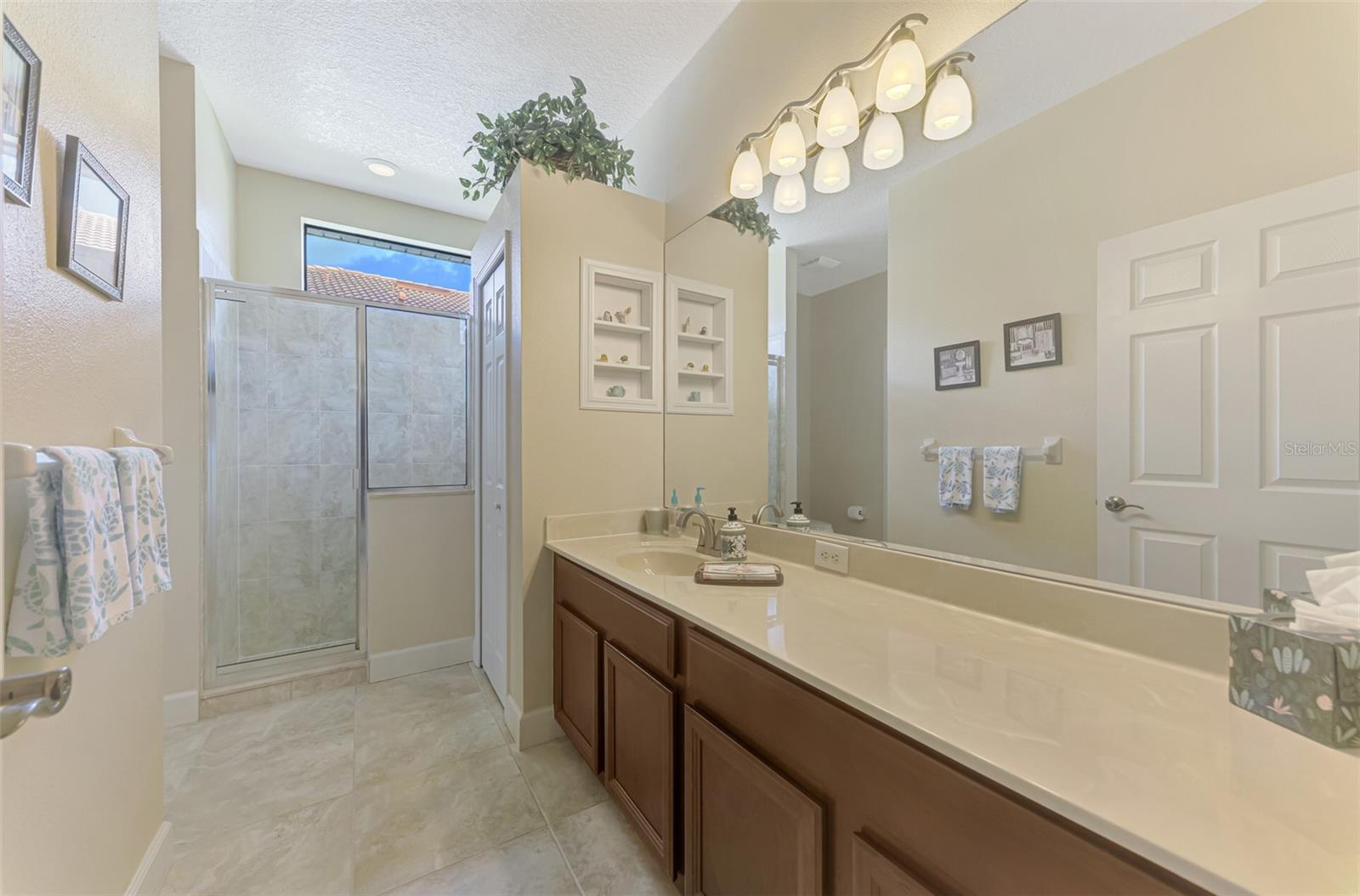 VENETIAN FALLS PH 2 - Residential