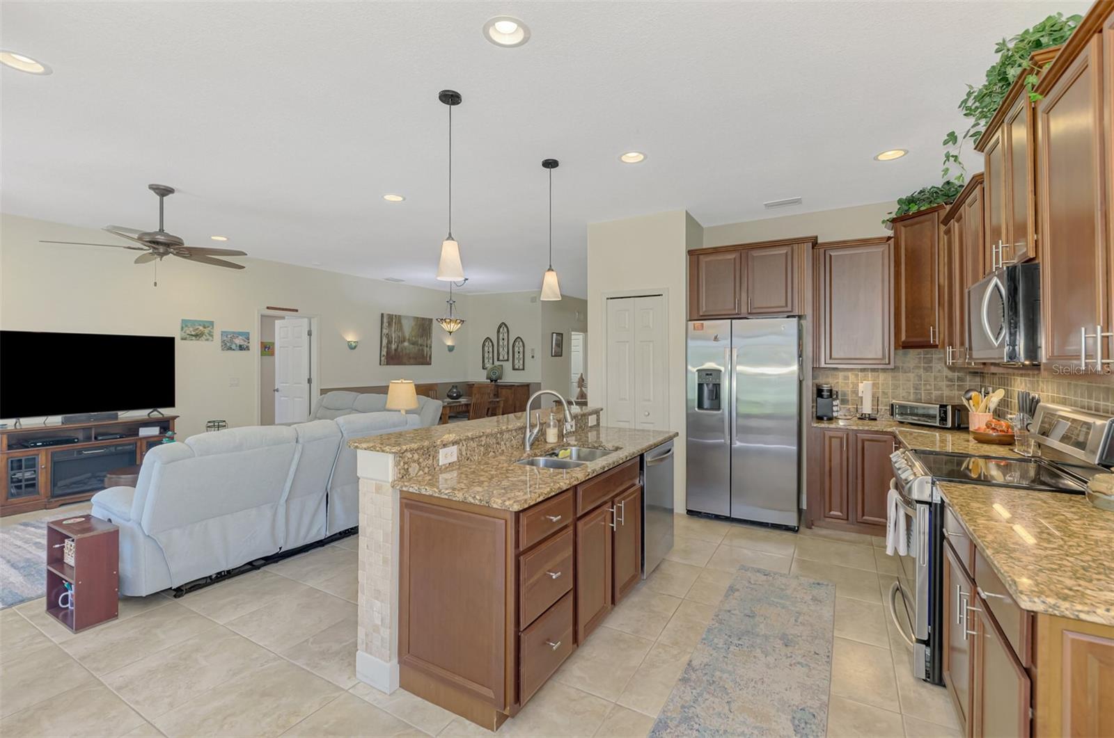 VENETIAN FALLS PH 2 - Residential