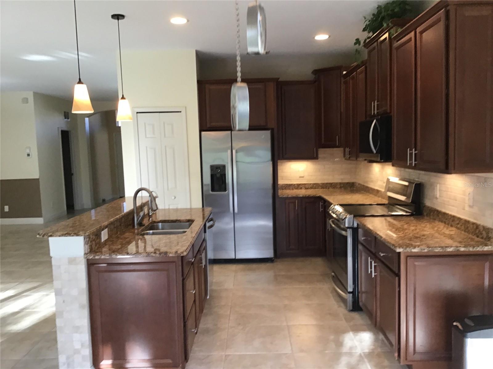 VENETIAN FALLS PH 2 - Residential