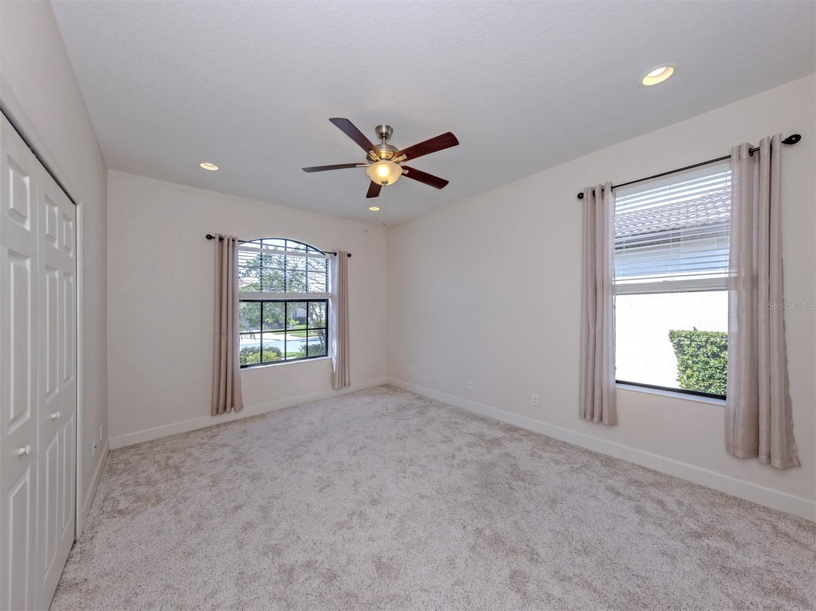 VENETIAN FALLS PH 2 - Residential