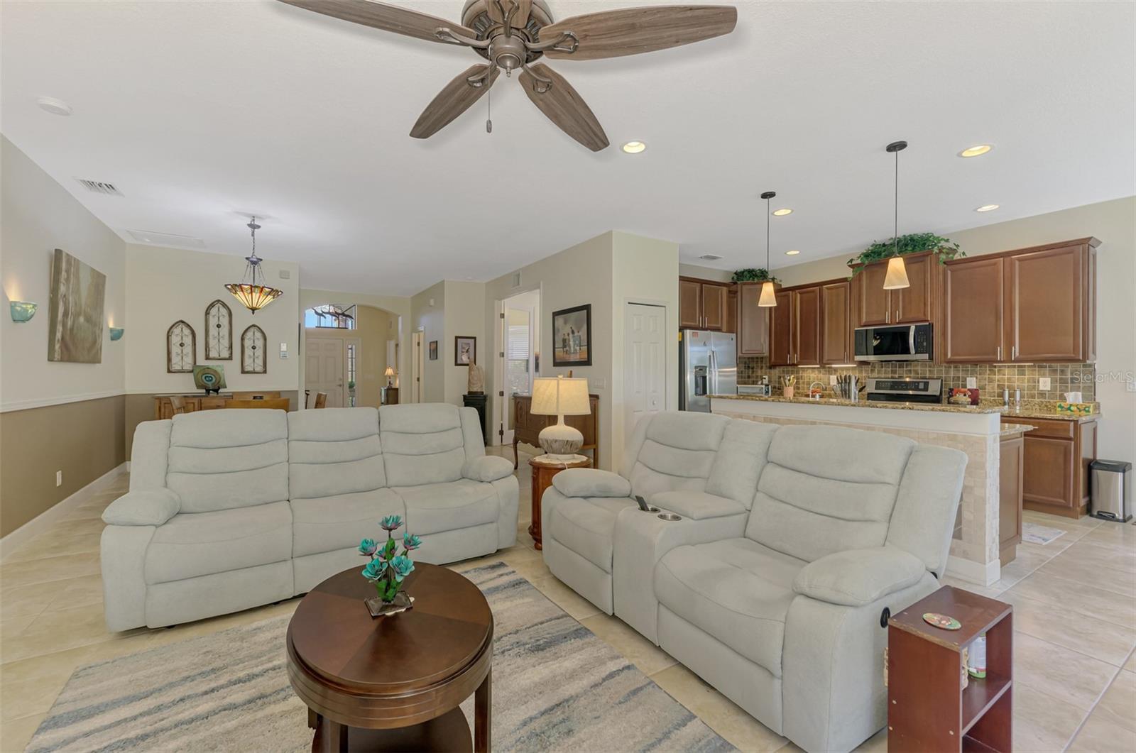 VENETIAN FALLS PH 2 - Residential
