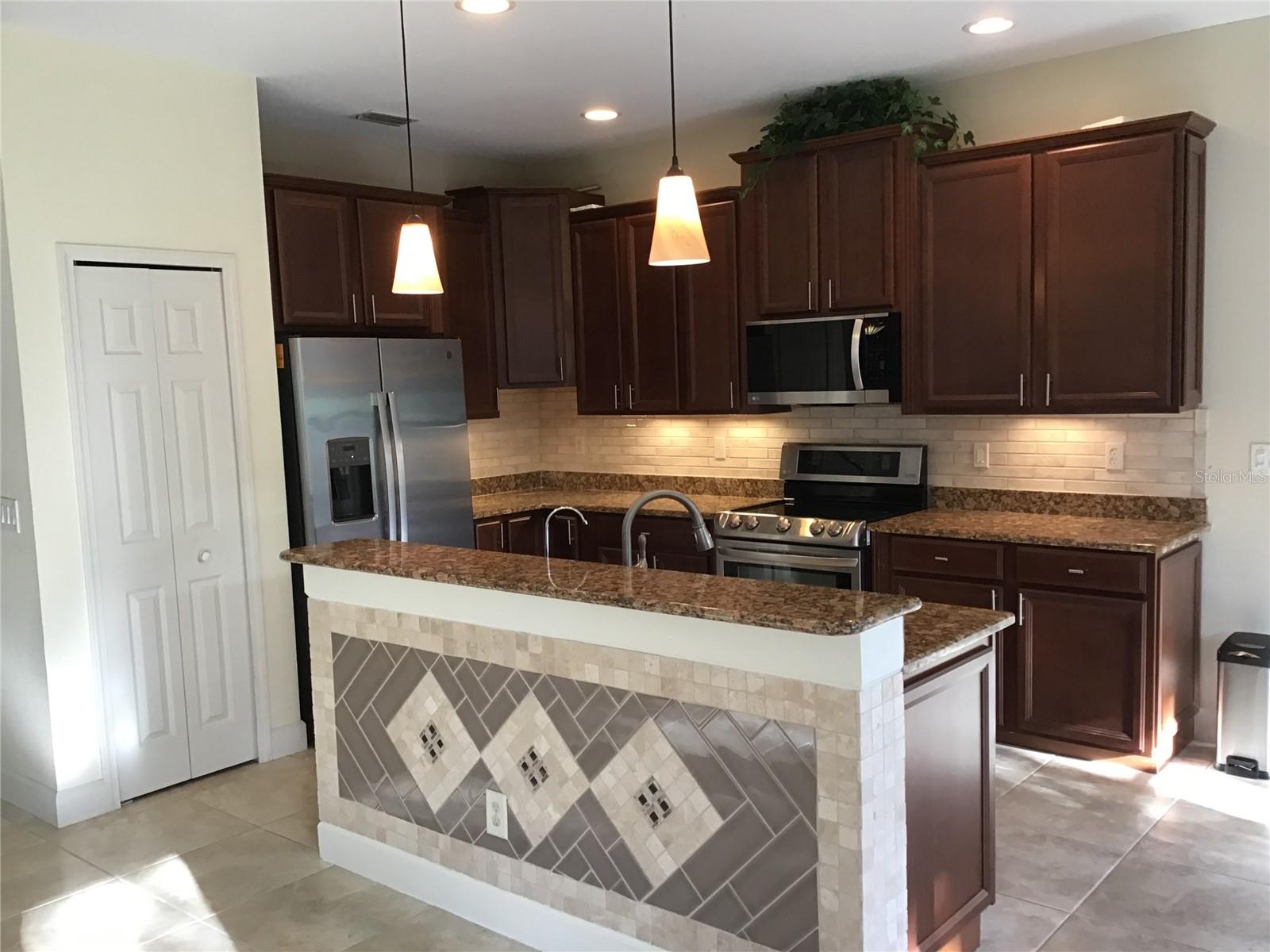 VENETIAN FALLS PH 2 - Residential