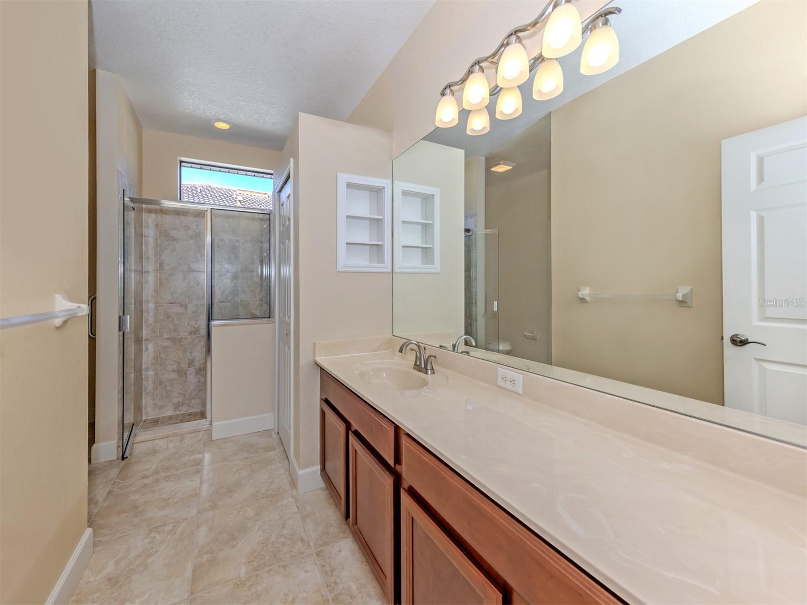 VENETIAN FALLS PH 2 - Residential