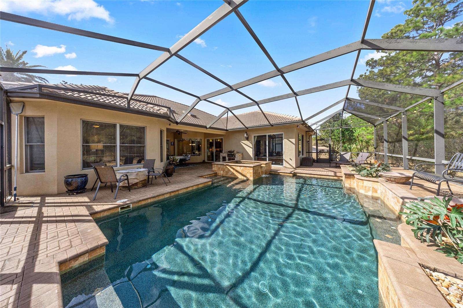 JULIETTE FALLS - Residential