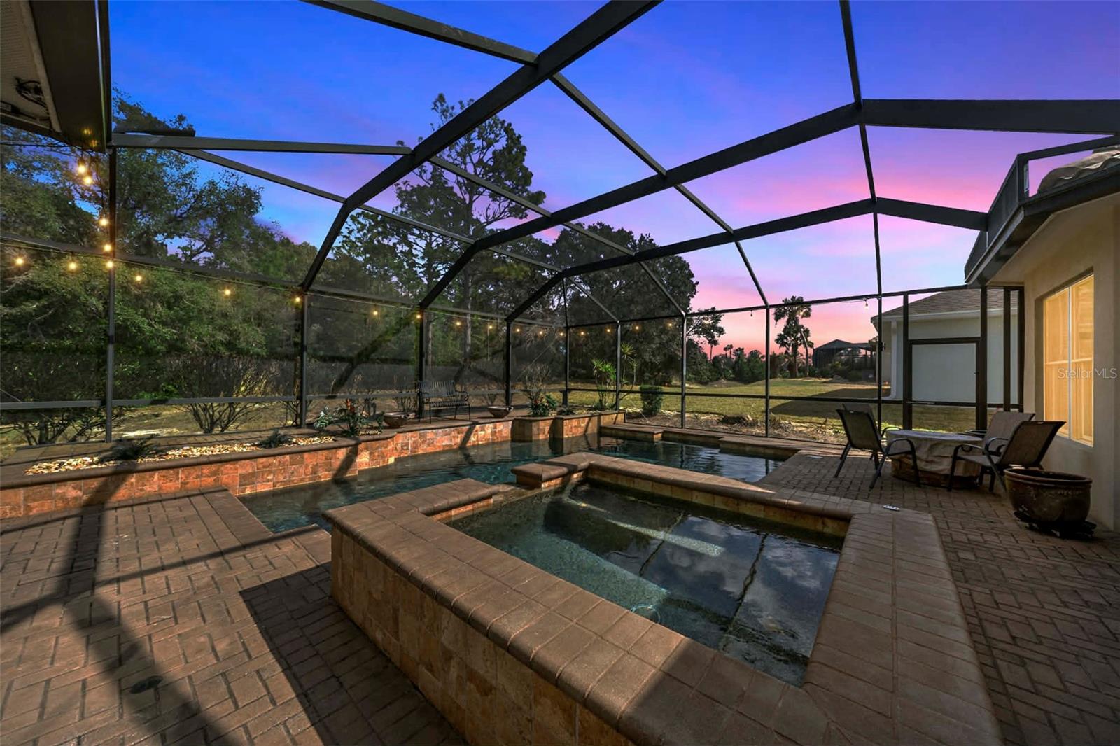 JULIETTE FALLS - Residential