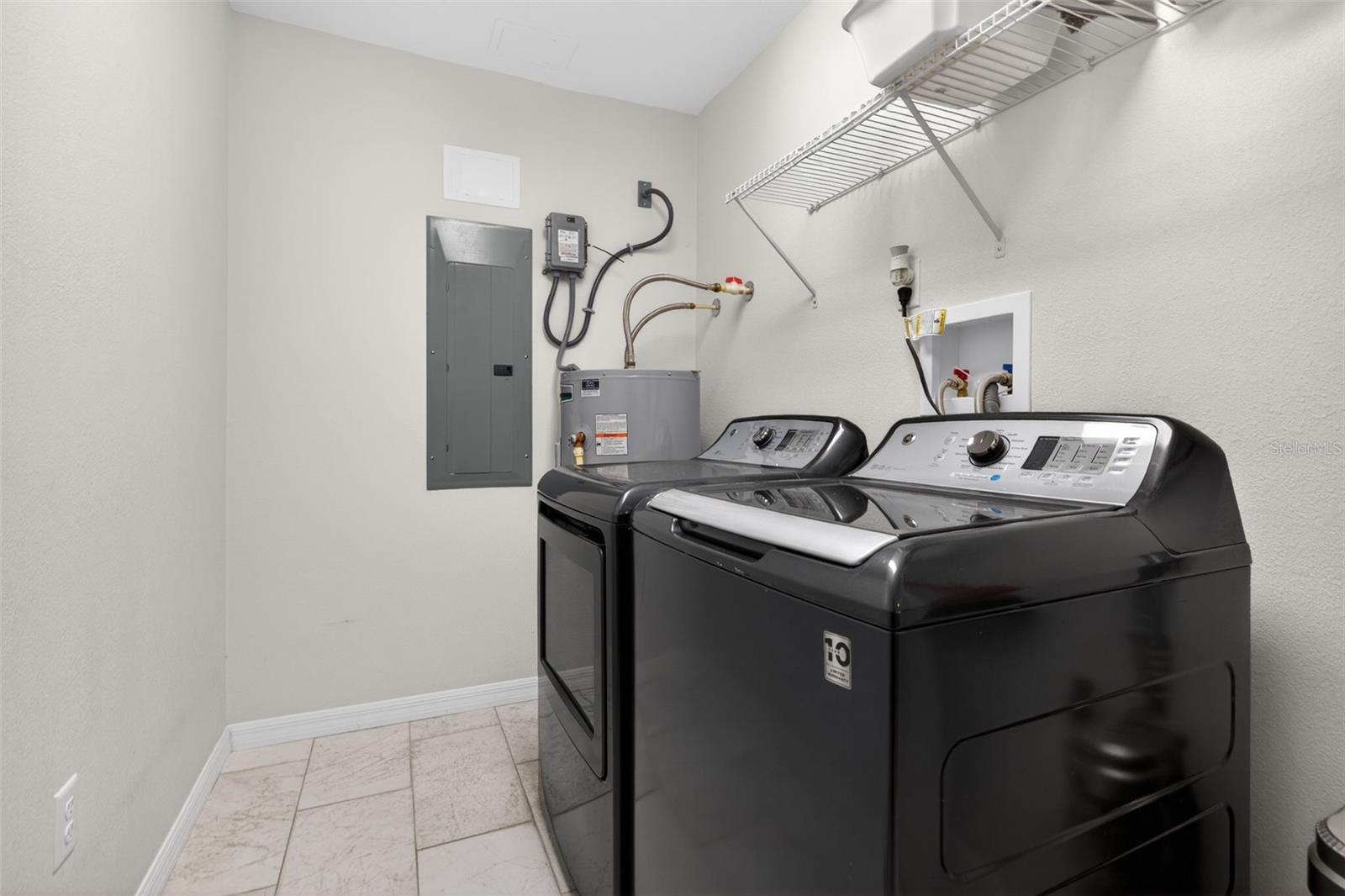 MEADOW LAWN 12TH ADD - Residential