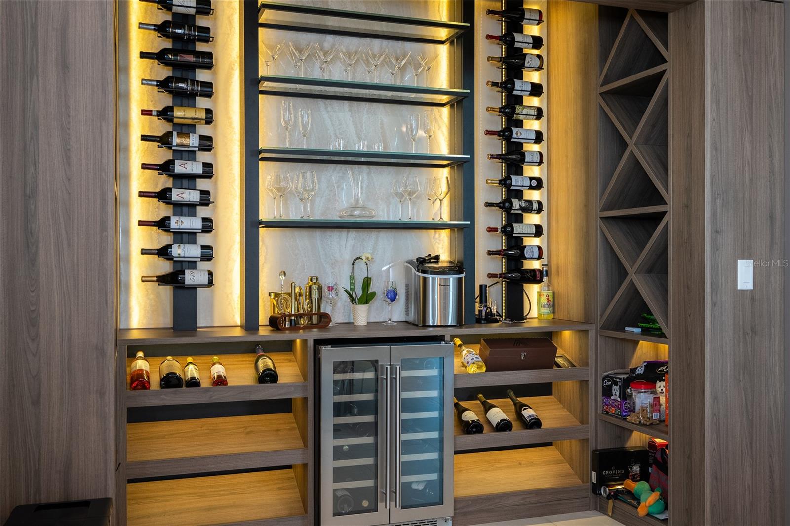 BELLA COLLINA WEST SUB - Residential