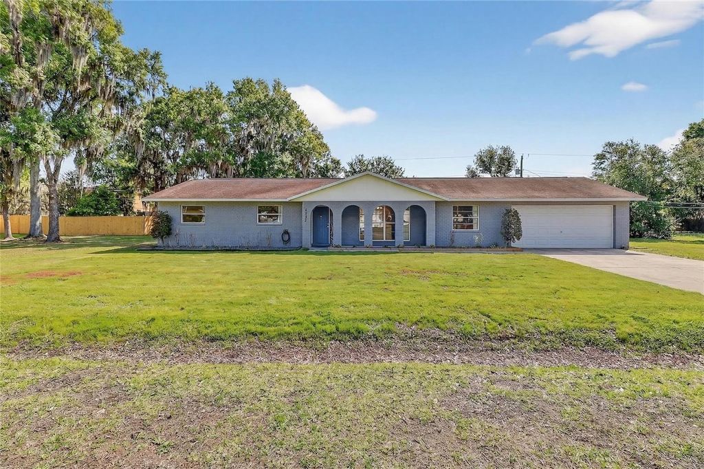 Photo of 5505 Pheasant Drive, Mulberry, FL 33860 (MLS # TB8486653)