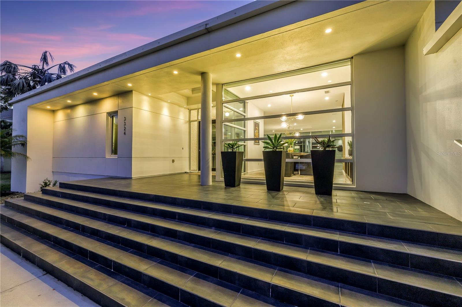 3324 WALNUT STREET NE