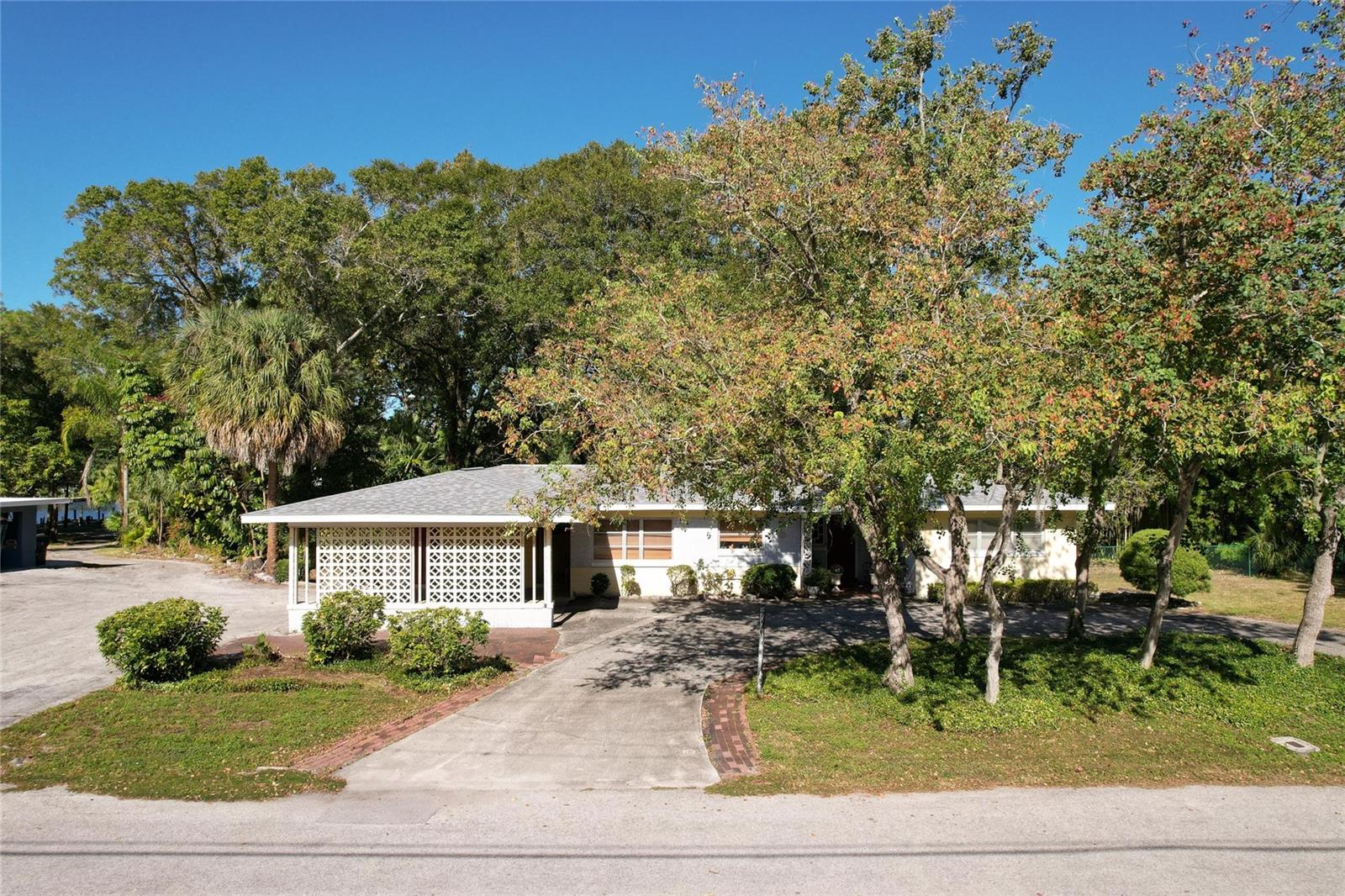 Nestled within the prestigious Riverside Heights Neighborhood of Tampa, this over one-acre lot offers an unparalleled opportunity to build your dream home along the picturesque Hillsborough River. Boasting breathtaking water views and easy access to Tampa Bay, this property is a haven for waterfront enthusiasts and nature lovers alike. Enjoy mesmerizing vistas of the Hillsborough River right from your future home. Bask in the tranquility of the gently flowing waters, creating a serene ambiance. Situated in the highly sought-after Riverside Heights Neighborhood, this lot offers the perfect balance of privacy and convenience. Immerse yourself in the charm of a peaceful residential area while being just moments away from the vibrant heart of Tampa, shopping and the airport. With direct access to Tampa Bay, this property is a paradise for boating enthusiasts. Existing dock in place can be rehabbed to suit all of your boating needs. Embark on leisurely cruises or thrilling water sports adventures right from your backyard, creating endless memories with family and friends. Envision the possibilities as you plan and design your ideal residence on this expansive lot. With ample space and a deep lot, you have the freedom to create a home that perfectly suits your lifestyle and preferences. Immerse yourself in the beauty of the surrounding landscape. Mature trees, lush greenery, and the calming presence of the river provide a natural sanctuary, making every day a retreat. With its prime location and generous size, this property presents an excellent investment opportunity. Whether you're looking to build your forever home or considering future resale, this lot holds immense potential for growth in value. We are also actively working within the zoning to split the property into two buildable lots. Seize this rare opportunity to secure your slice of paradise along the Hillsborough River. Embrace the waterfront lifestyle, relish the enchanting views, and create a legacy in the Riverside Heights Neighborhood. Don't miss your chance to make this idyllic property the canvas for your dream home. Schedule a viewing today to walk the lot yourself and let your imagination soar!