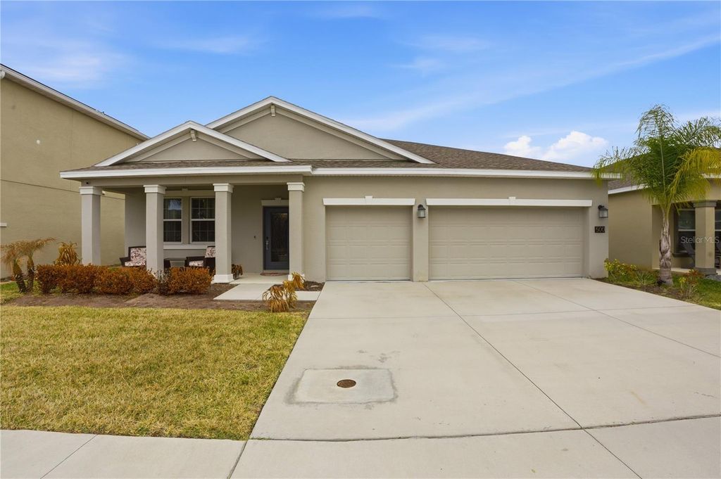 Photo of 500 Watusi Way, Saint Cloud, FL 34772 (MLS # S5144078)