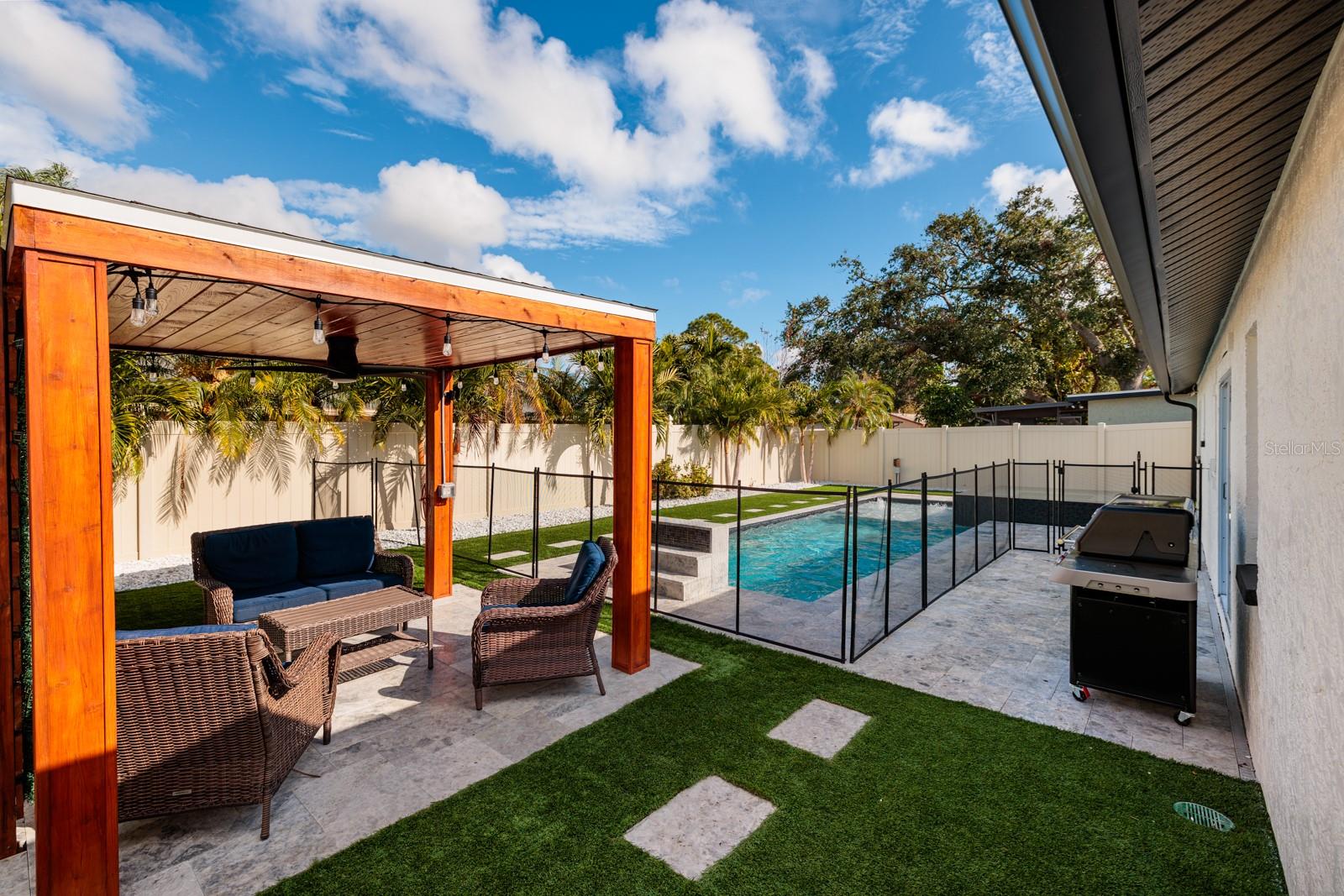 SEMINOLE PINES SUB PH 1 - Residential