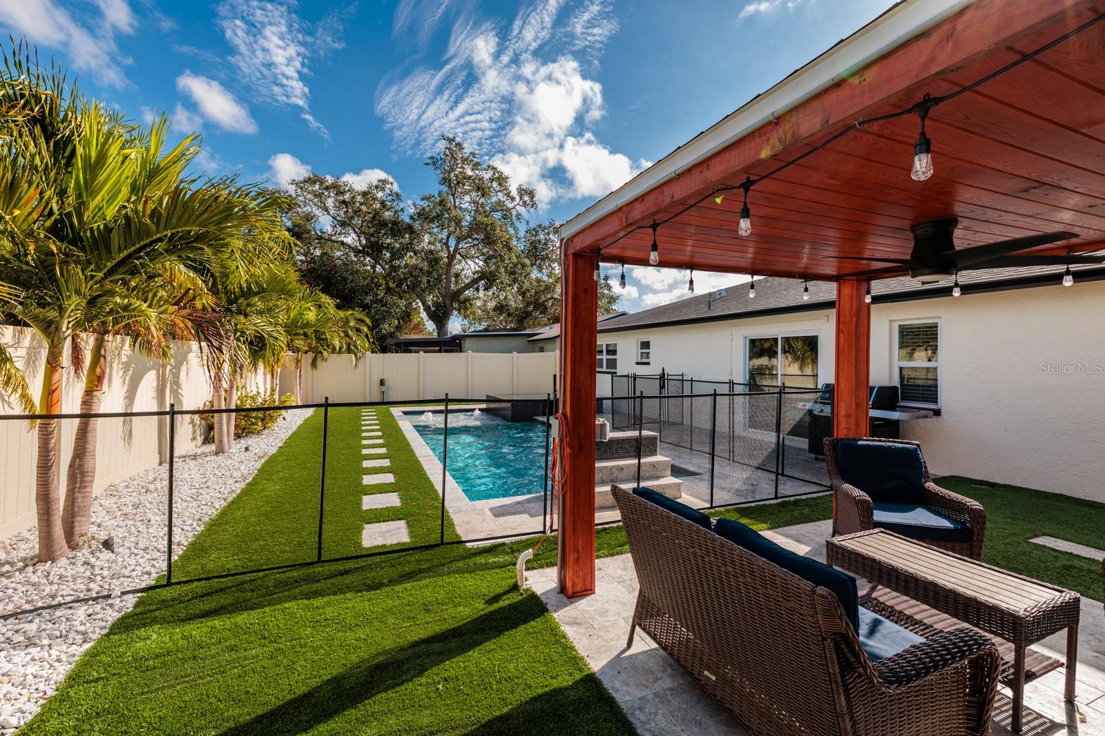 SEMINOLE PINES SUB PH 1 - Residential