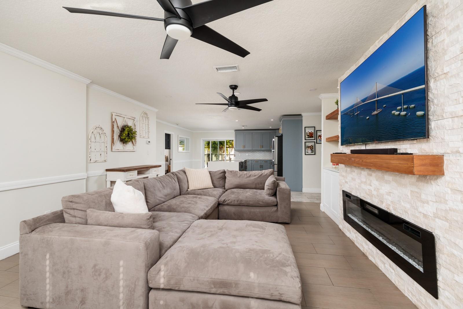 SEMINOLE PINES SUB PH 1 - Residential