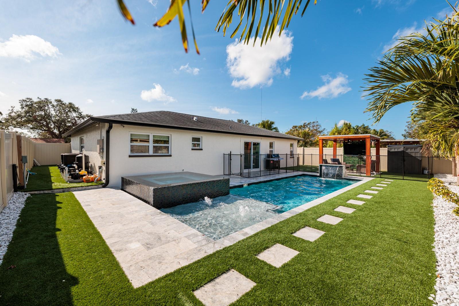 SEMINOLE PINES SUB PH 1 - Residential