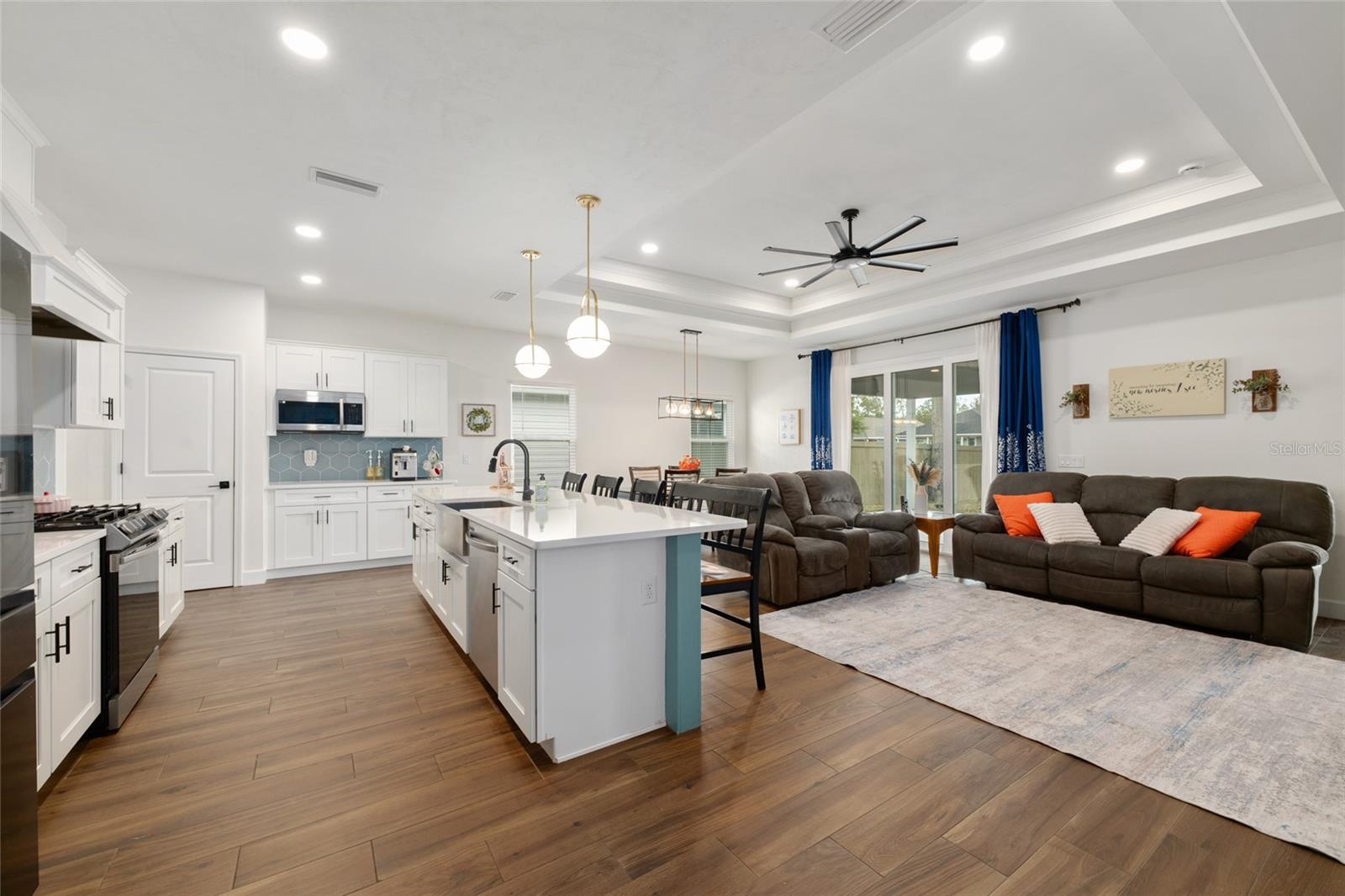 GRAND OAKS - Residential