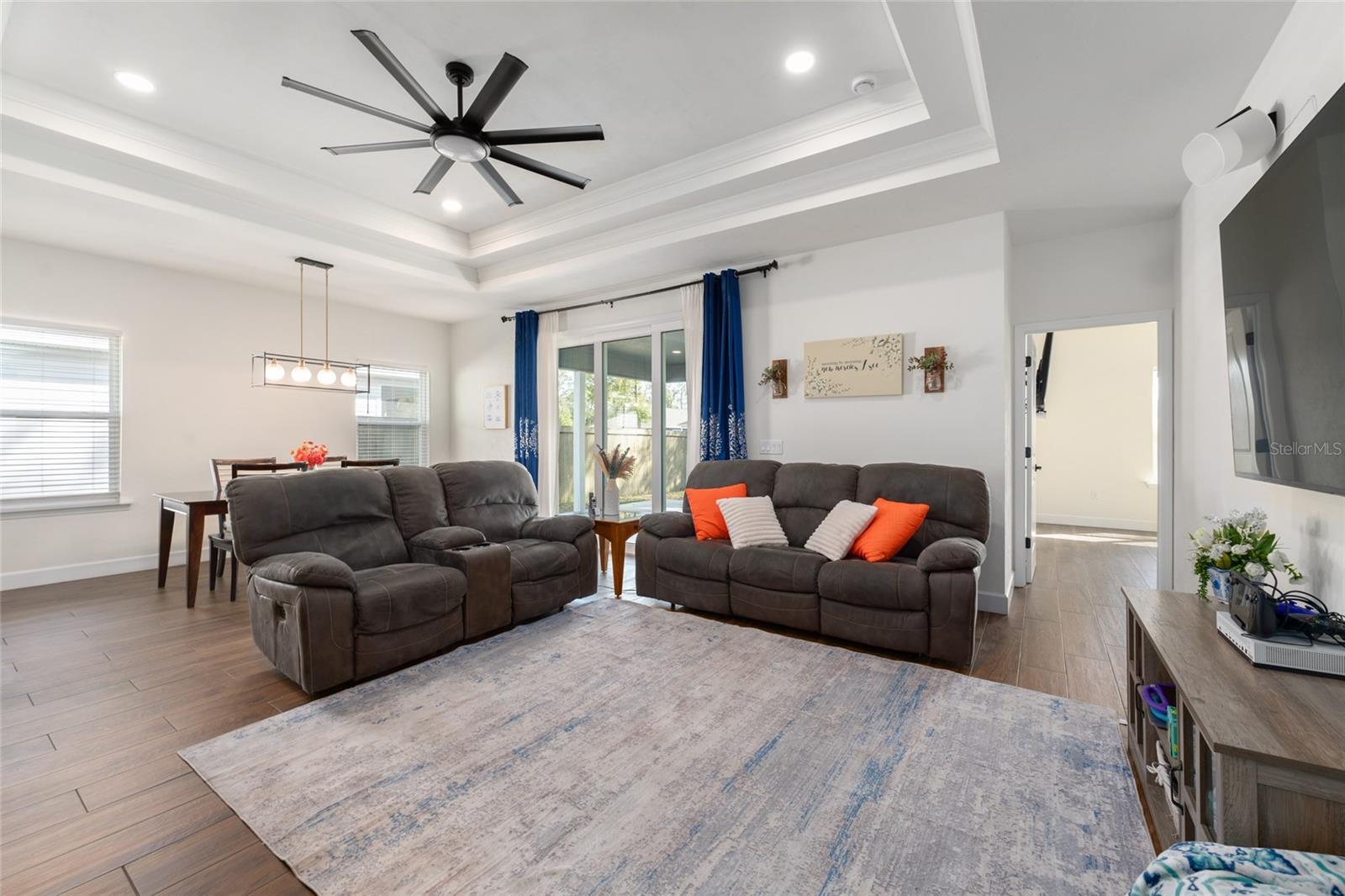 GRAND OAKS - Residential