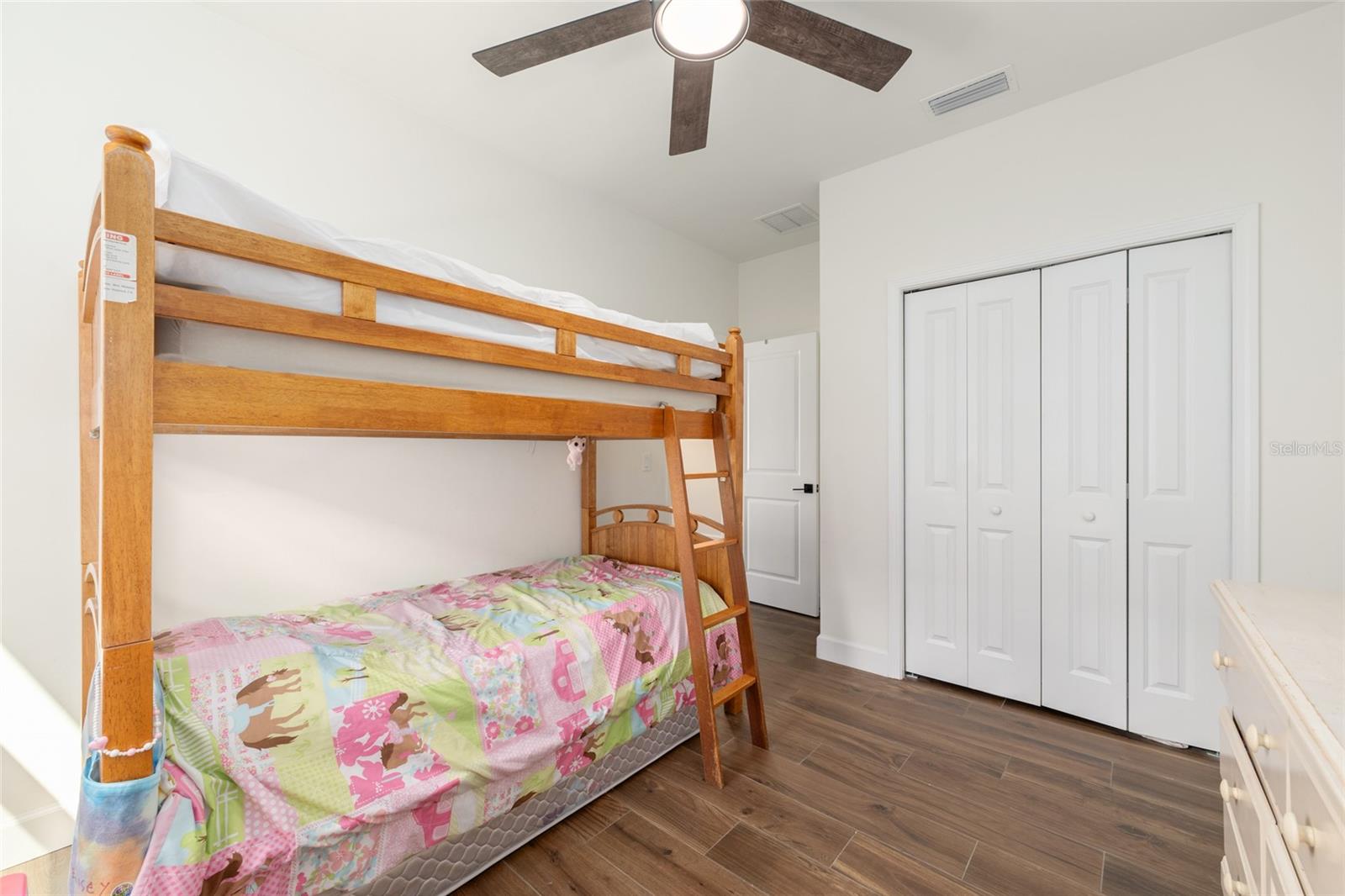 GRAND OAKS - Residential