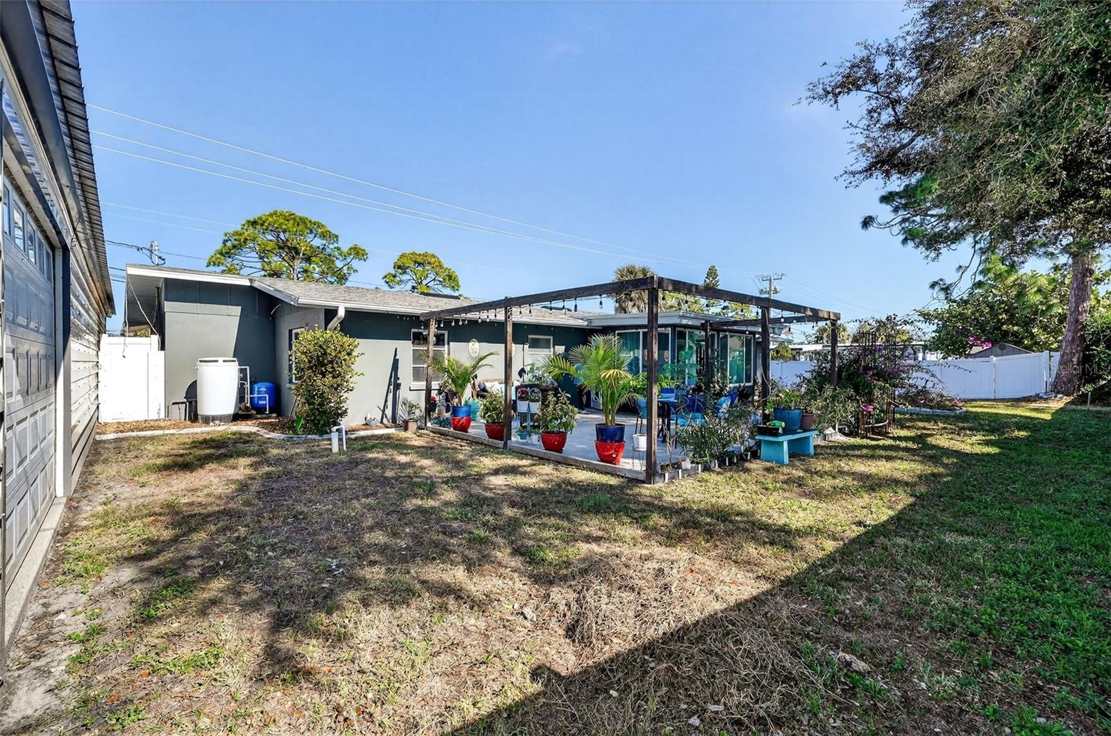 SOUTH VENICE - Residential