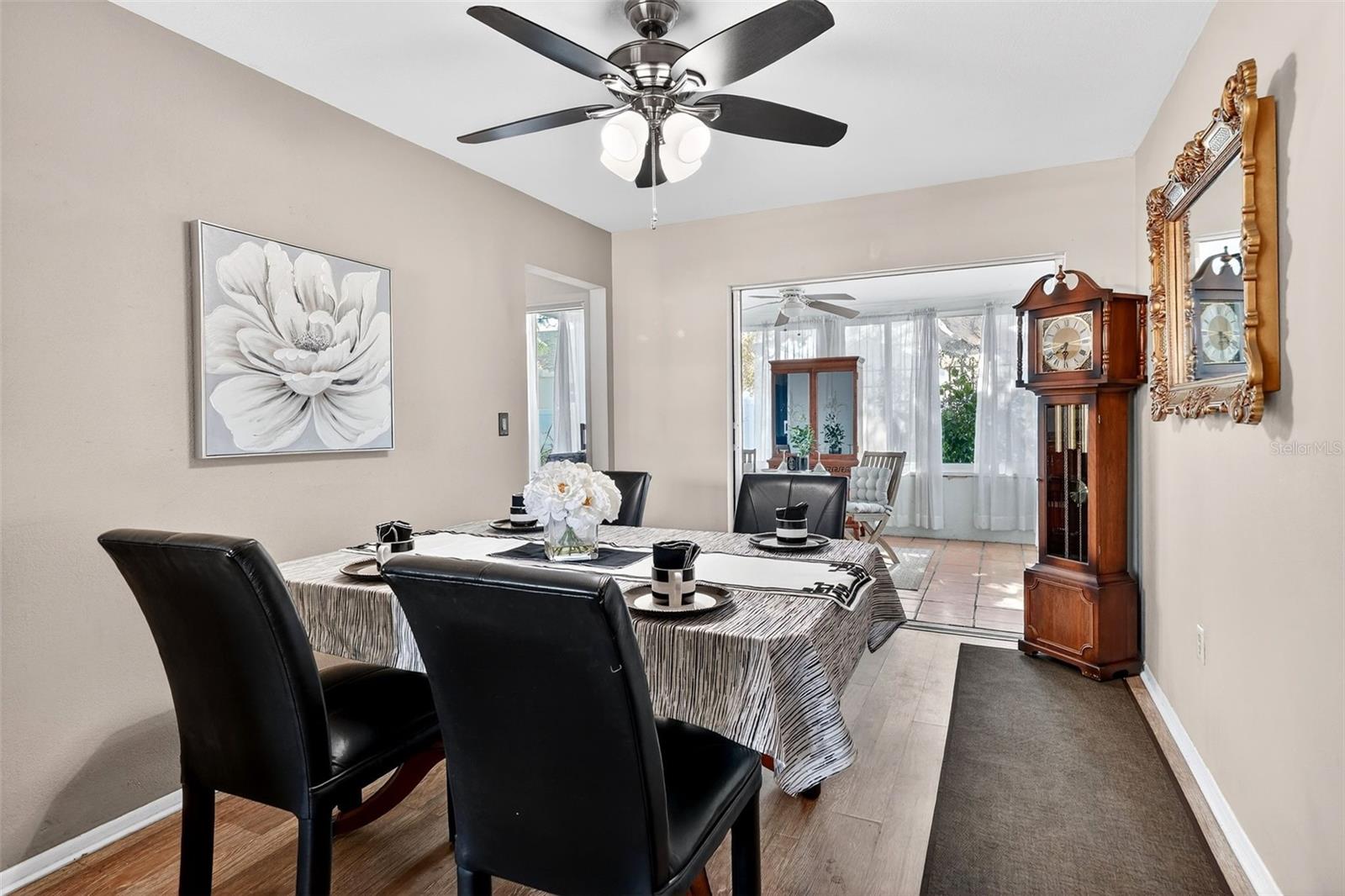 SOUTH VENICE - Residential