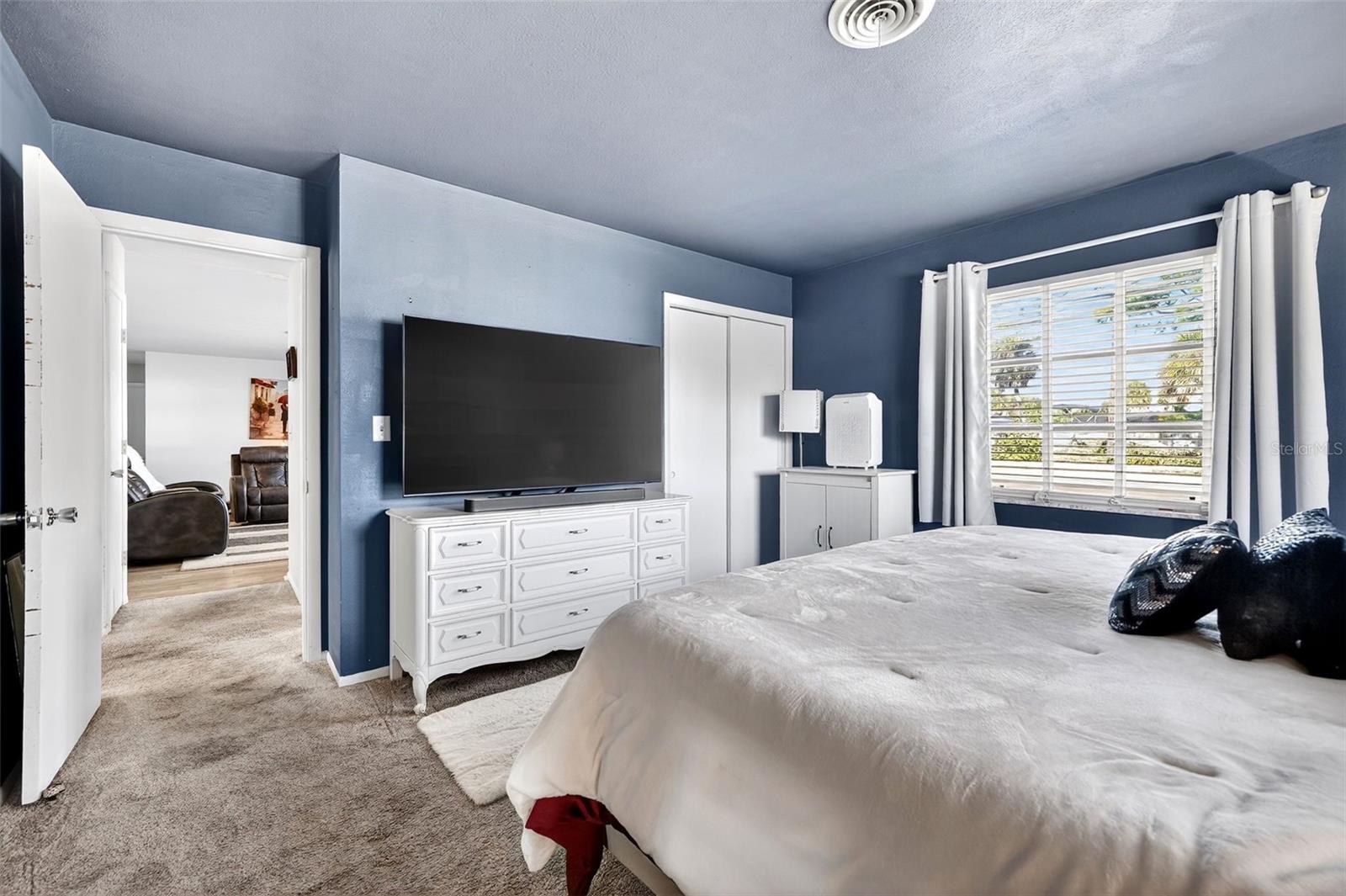 SOUTH VENICE - Residential