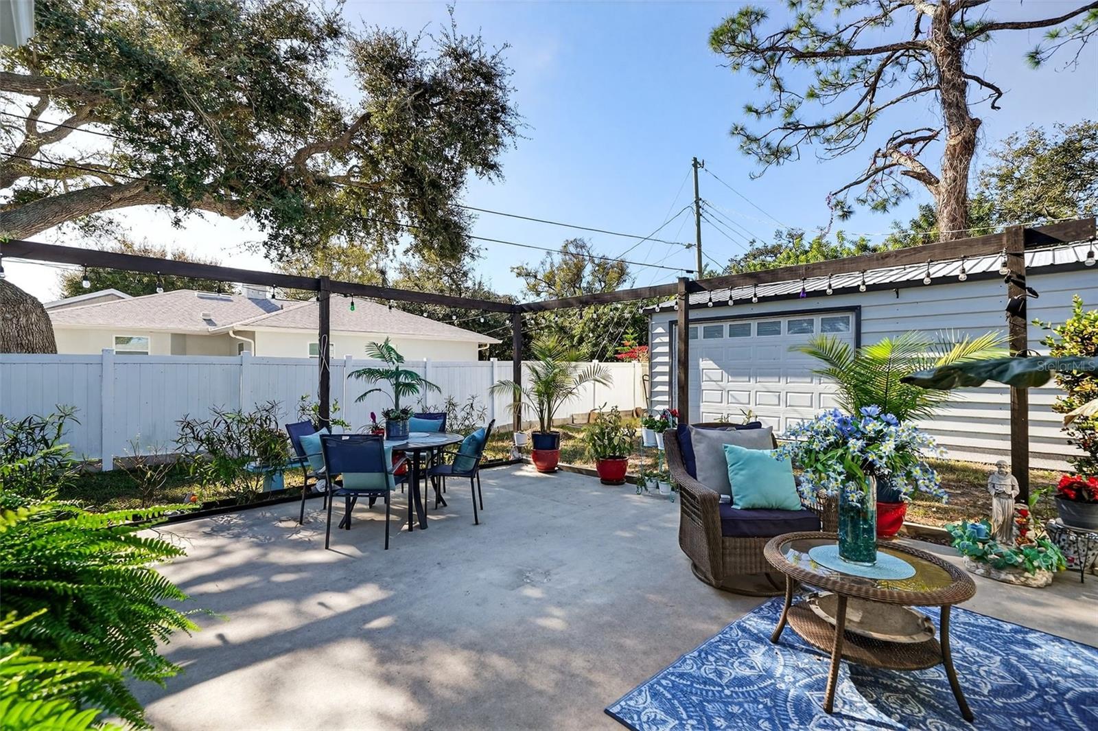 SOUTH VENICE - Residential