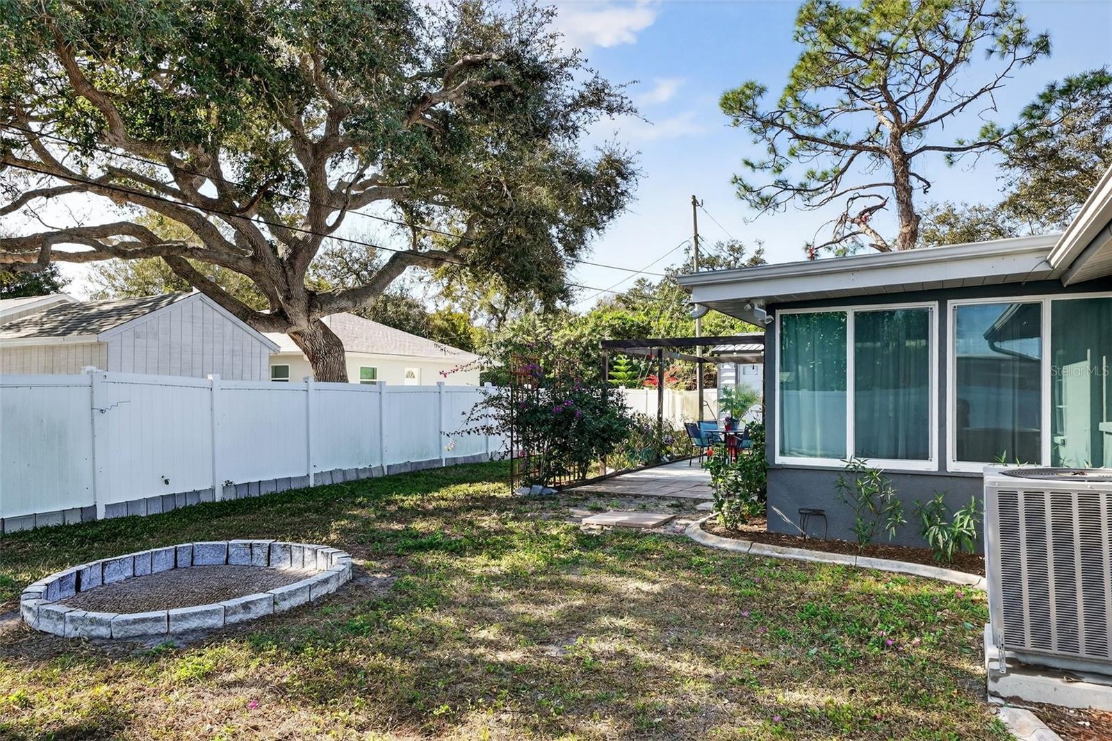 SOUTH VENICE - Residential