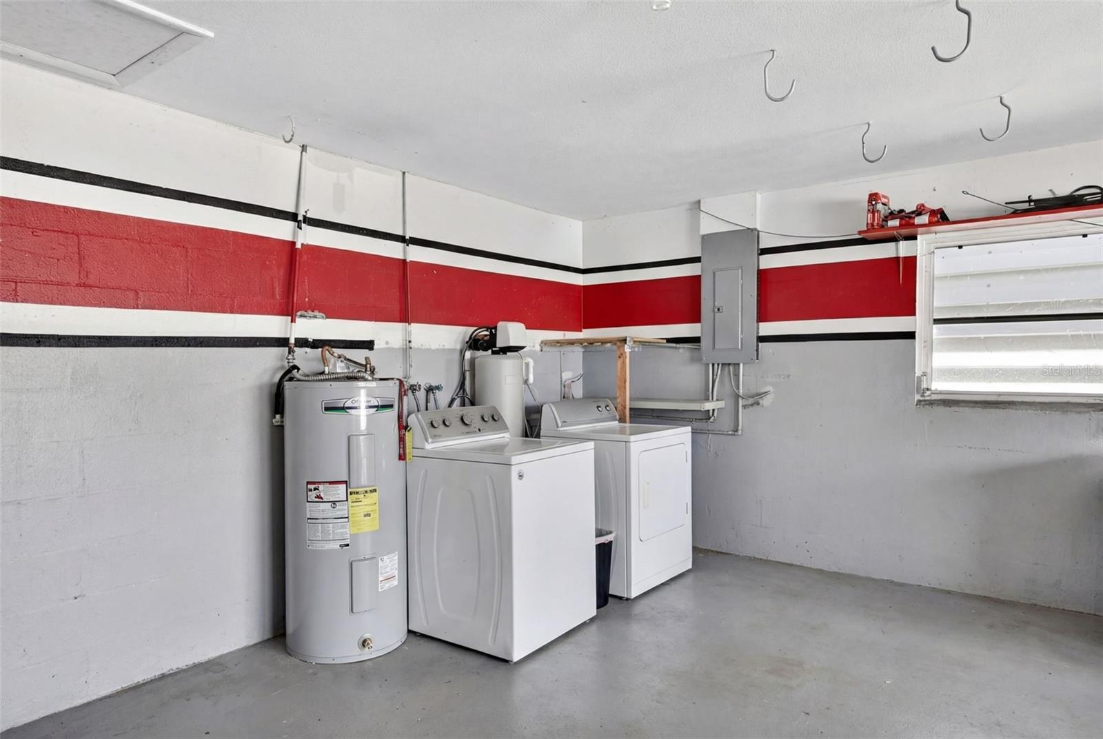 SOUTH VENICE - Residential